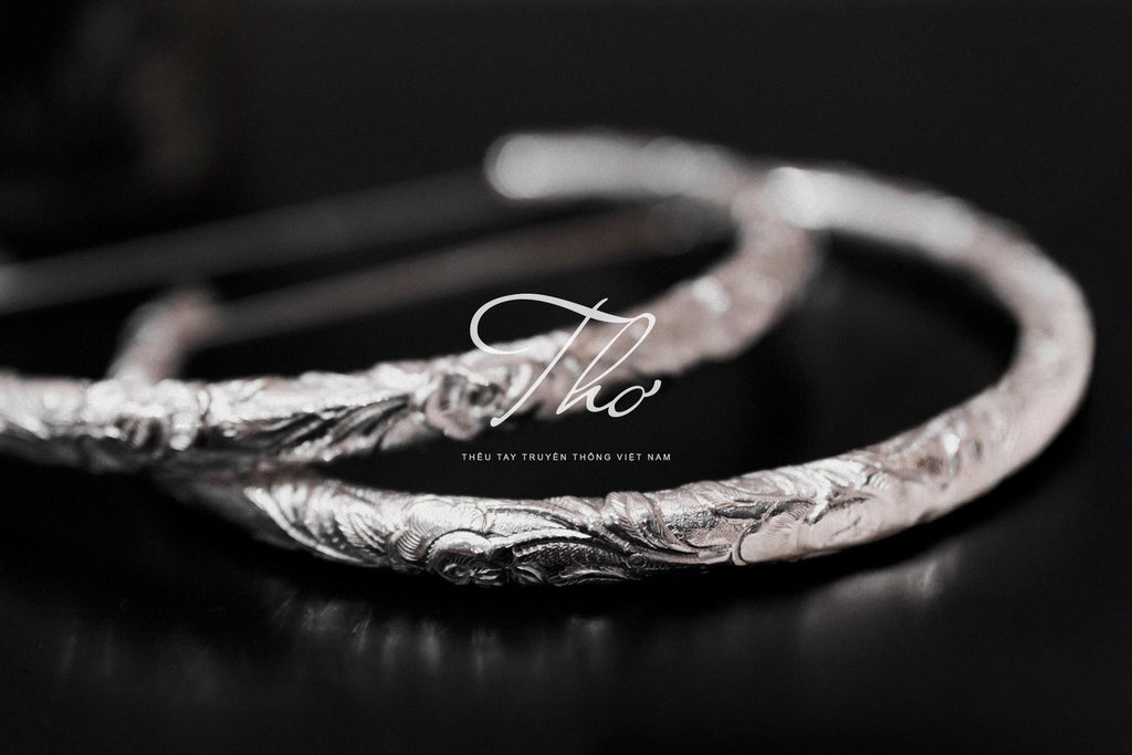 “Phượng Vũ” – Hand-Embroidered Velvet Handbag in Midnight Black