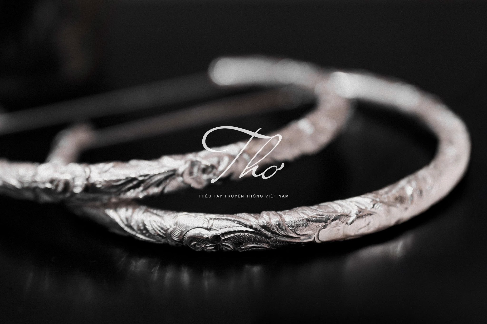 “Phượng Vũ” – Hand-Embroidered Velvet Handbag in Midnight Black