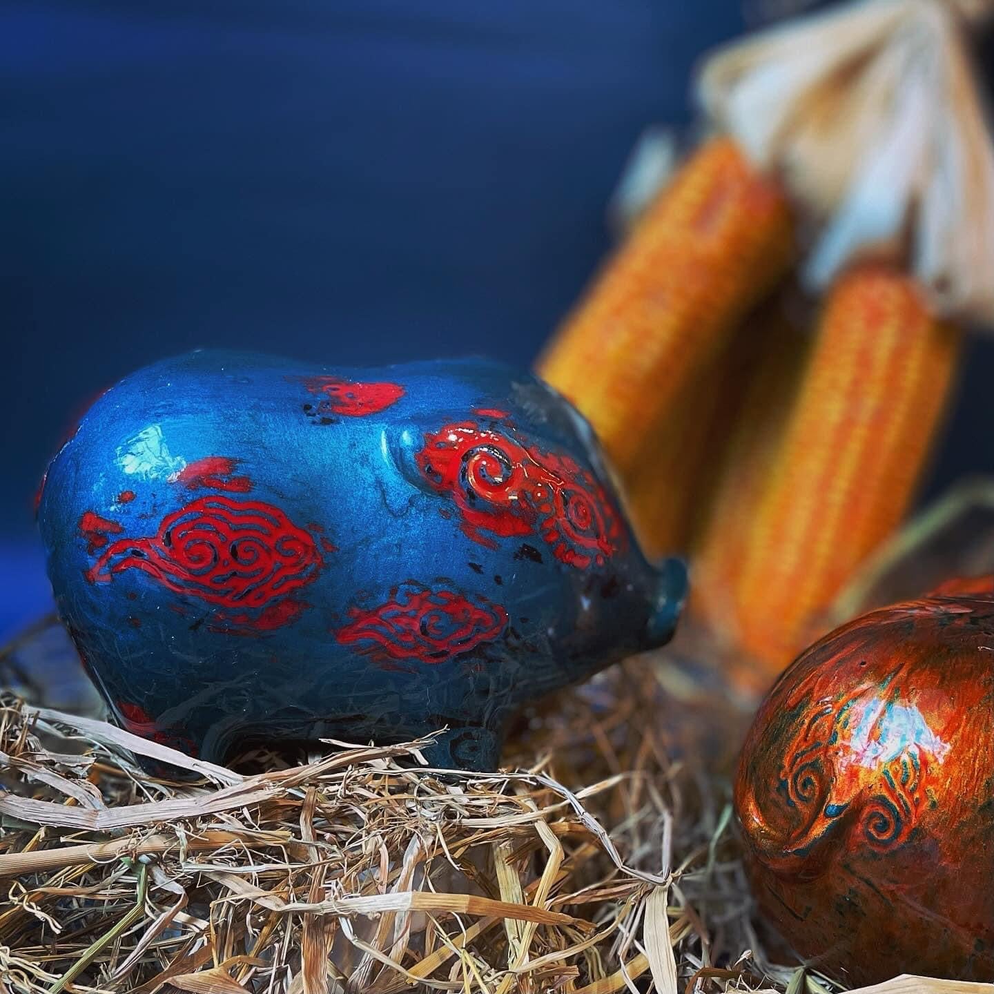 Vietnamese Lacquer - Ceramic Piggy in Lacquer - detail close-up in blue by Lam Phong Pottery