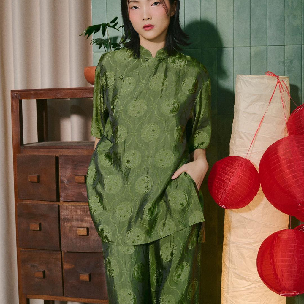 Luc Thuy Tien Set - Wormsilk Mandarin-neck Ensemble in Jade Green - front view by Hy Phuong