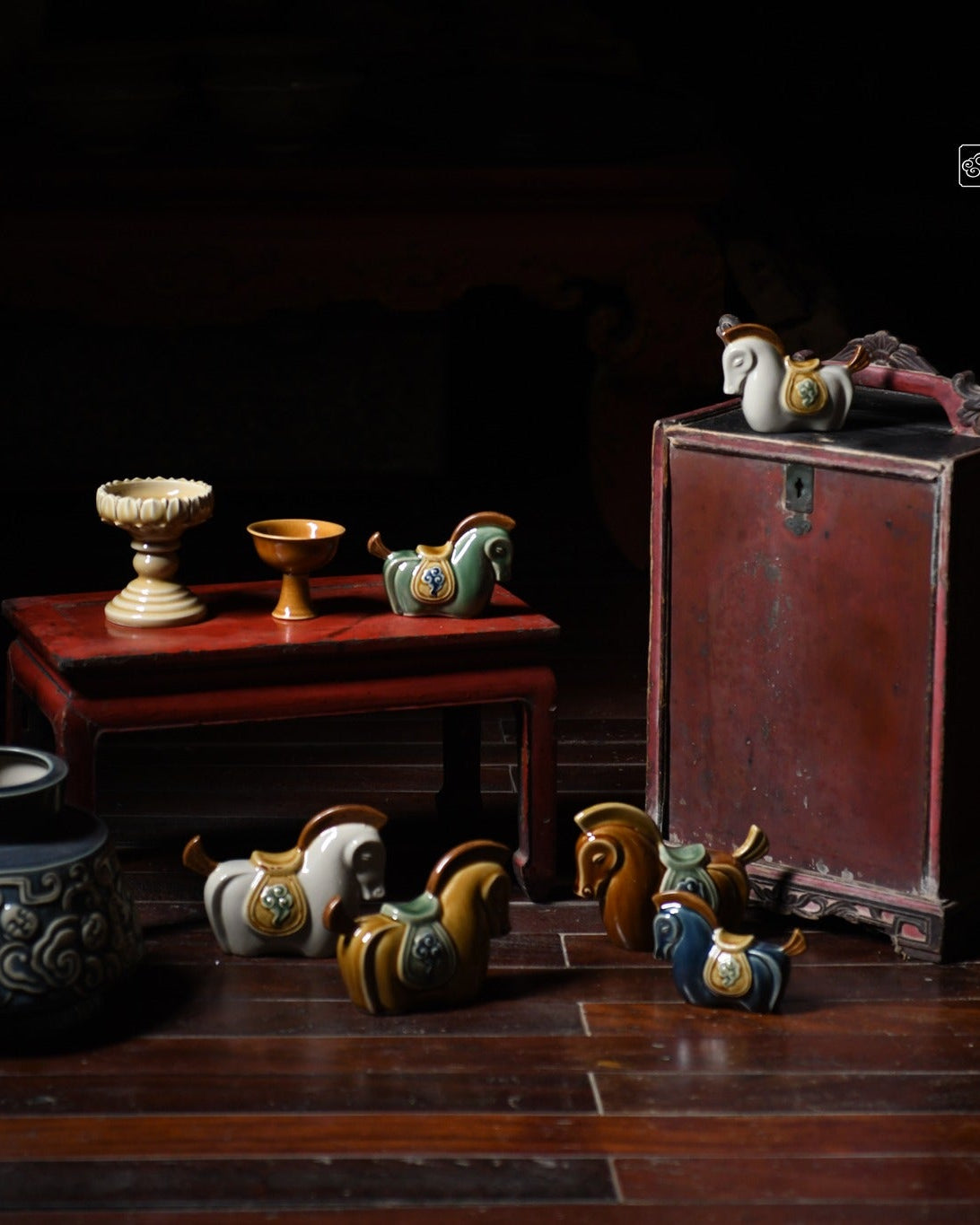 Vietnamese Lacquer - Gallop of Auspice – Premium Ceramics Decor - styled presentation in red by Sa Maison