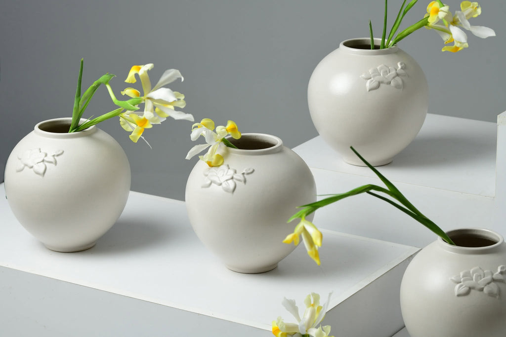 “Moon Camellia” Vase – Handcrafted Bát Tràng Ceramic Vase in White