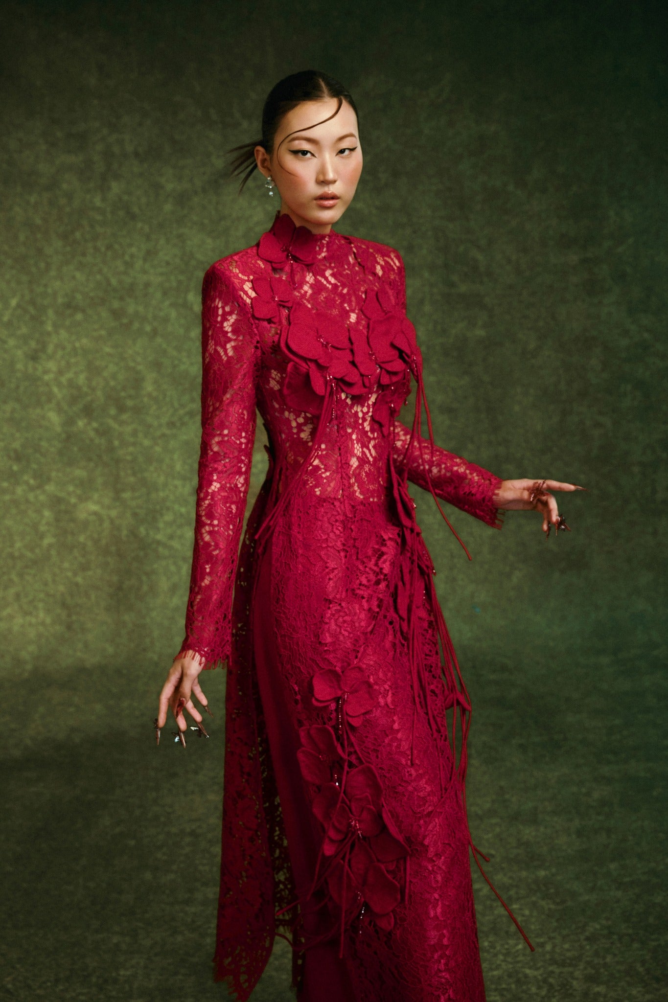 [Limited Edition] "Chu Sa" Ao-dai Set - Luxury Lace with Handcrafted 3D-Orchids - detail view | Vietnamese Luxury Fashion