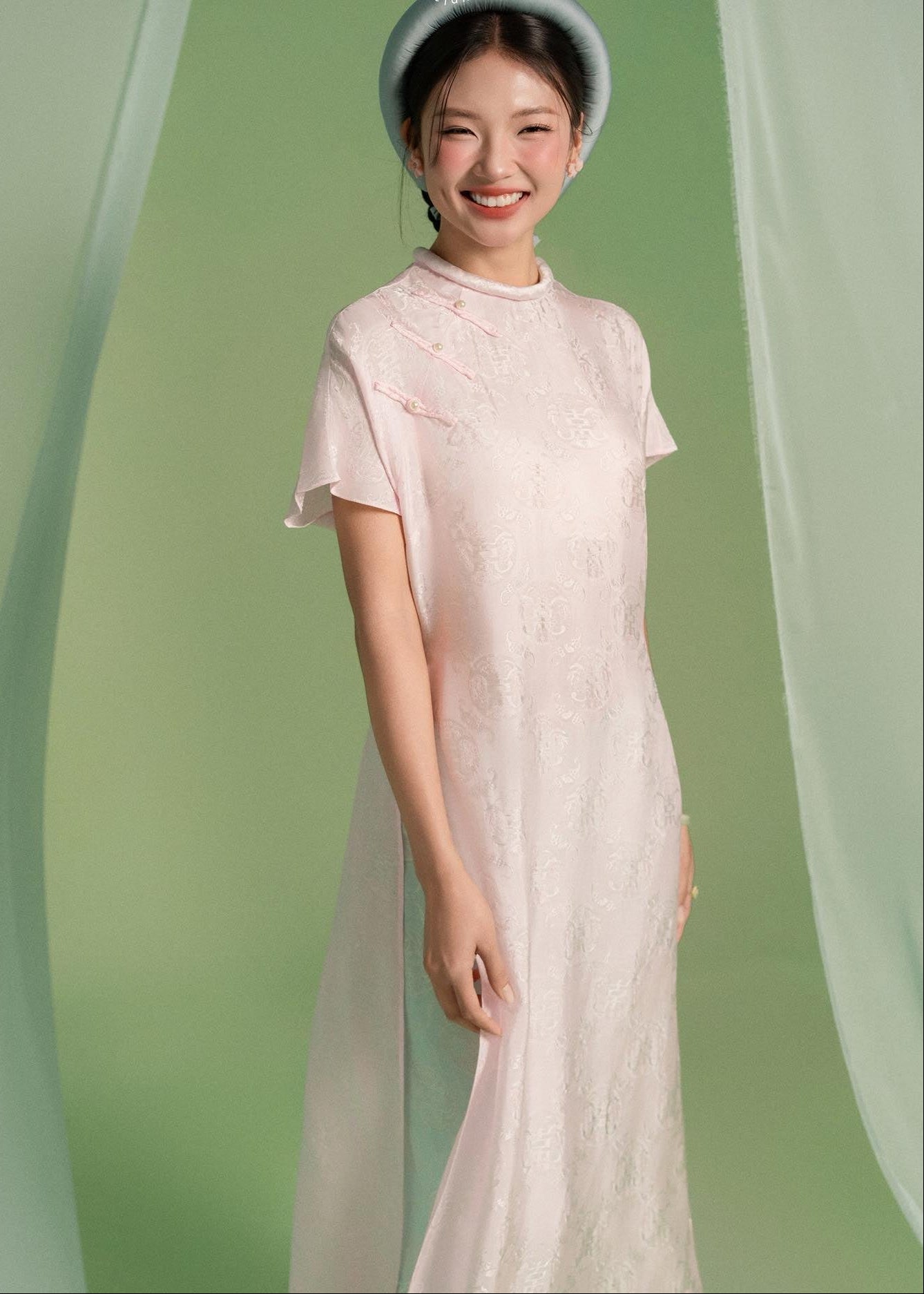 Vietnamese Ao Dai - “Uyen Minh” Ao-dai Set - Short-sleeved Wormsilk Áo Dài Set in Light Blush - front view in pink by Úpla