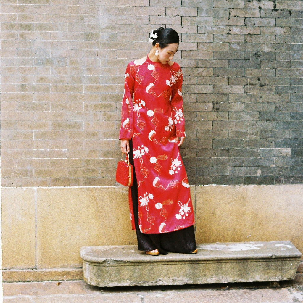 “Nguyệt Tú” – Printed Silk Round Clutch with Metal Handle in Yellow - detail view | Vietnamese Luxury Fashion