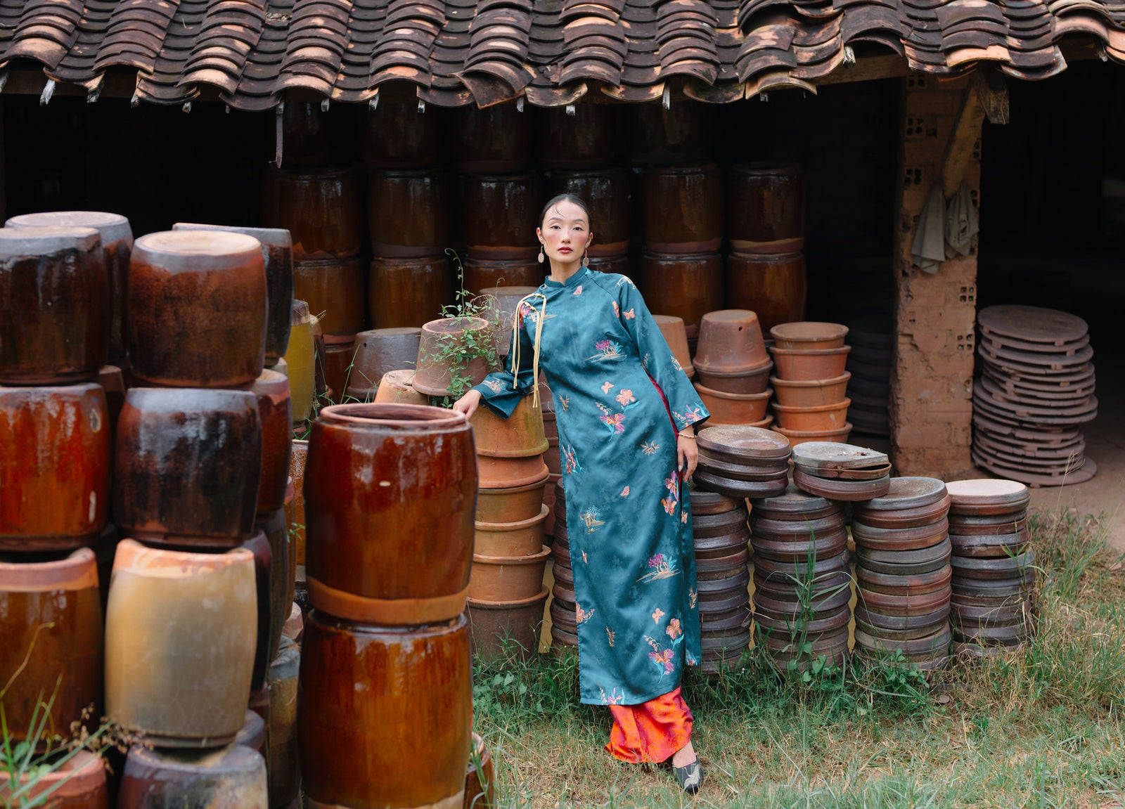 Lan Đình Ao-dai Set – Embroidered in Tranquil Teal [Traditional Cut] - styled presentation by Moc