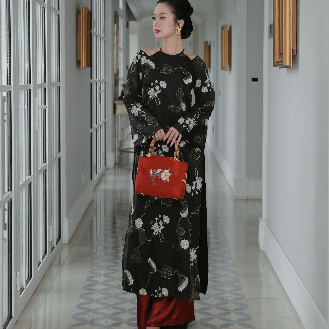 “Khả Trúc” – Embroidery Viscose Handbag with Bamboo Handle - side profile by Moc - Bags