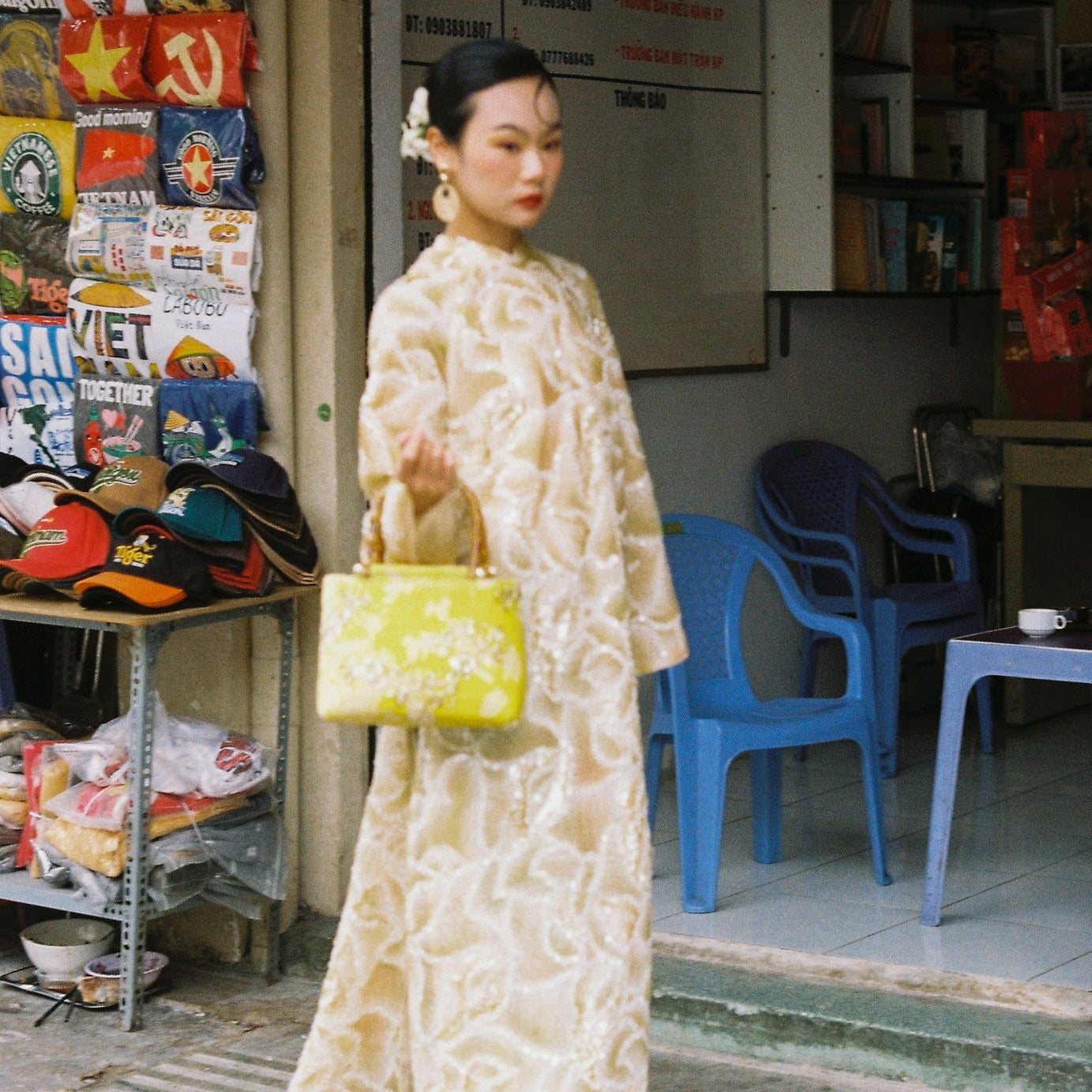 Vietnamese Ao Dai - “Tú Trúc” – Silk Brocade Handbag with Bamboo Handle - front view in beige by Moc - Bags