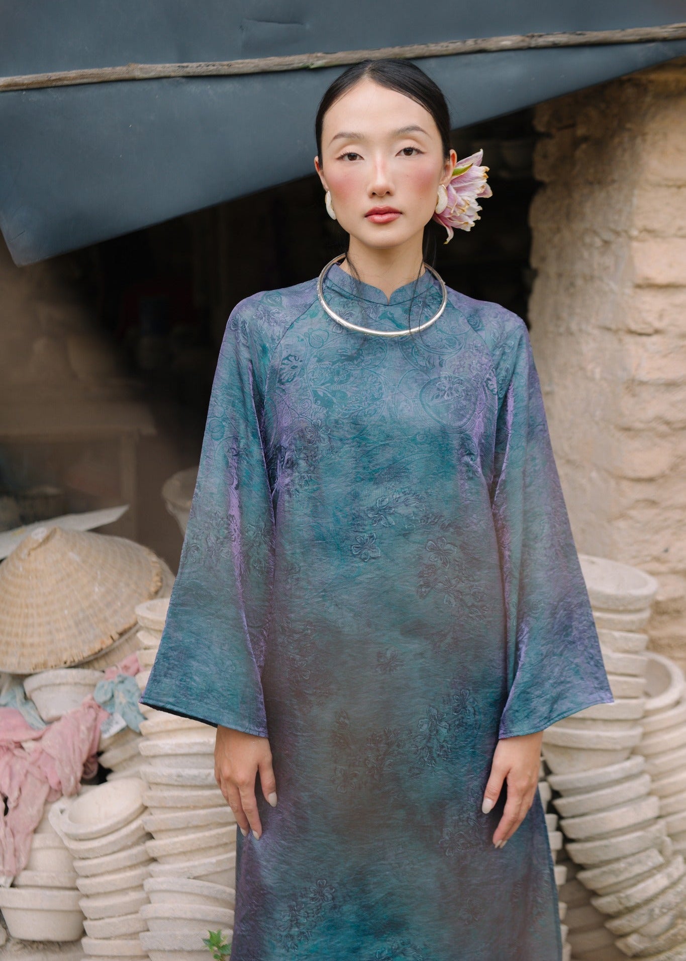 Hoa Mộc Lan Ao-dai Set - Tencel Silk with Magnolia pattern Indigo Lotus [Modern Cut] - front view by Moc