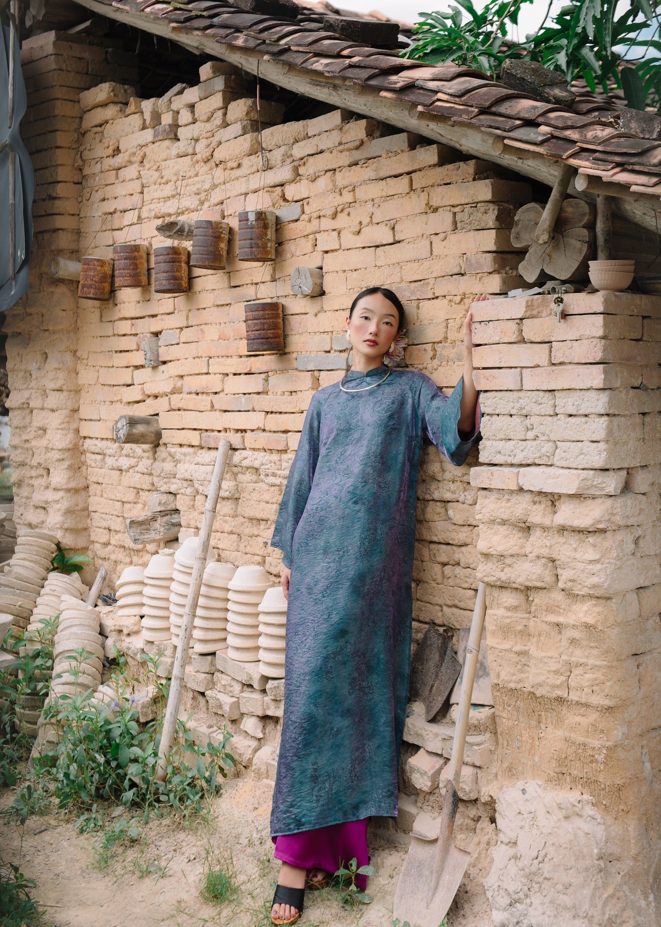 Hoa Mộc Lan Ao-dai Set - Tencel Silk with Magnolia pattern Indigo Lotus [Modern Cut] - front view by Moc