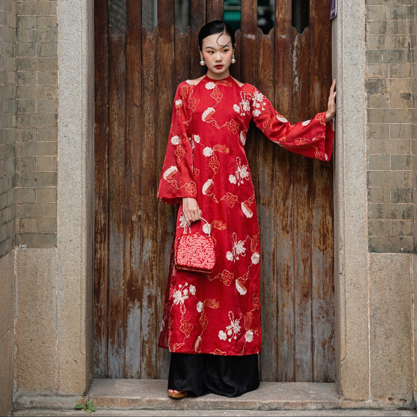 Vietnamese Ao Dai - Khuê Cát Ao-dai Set - Embroidered Halter-Neck Áo Dài Set [Modern cut] - front view in silk in red by Moc