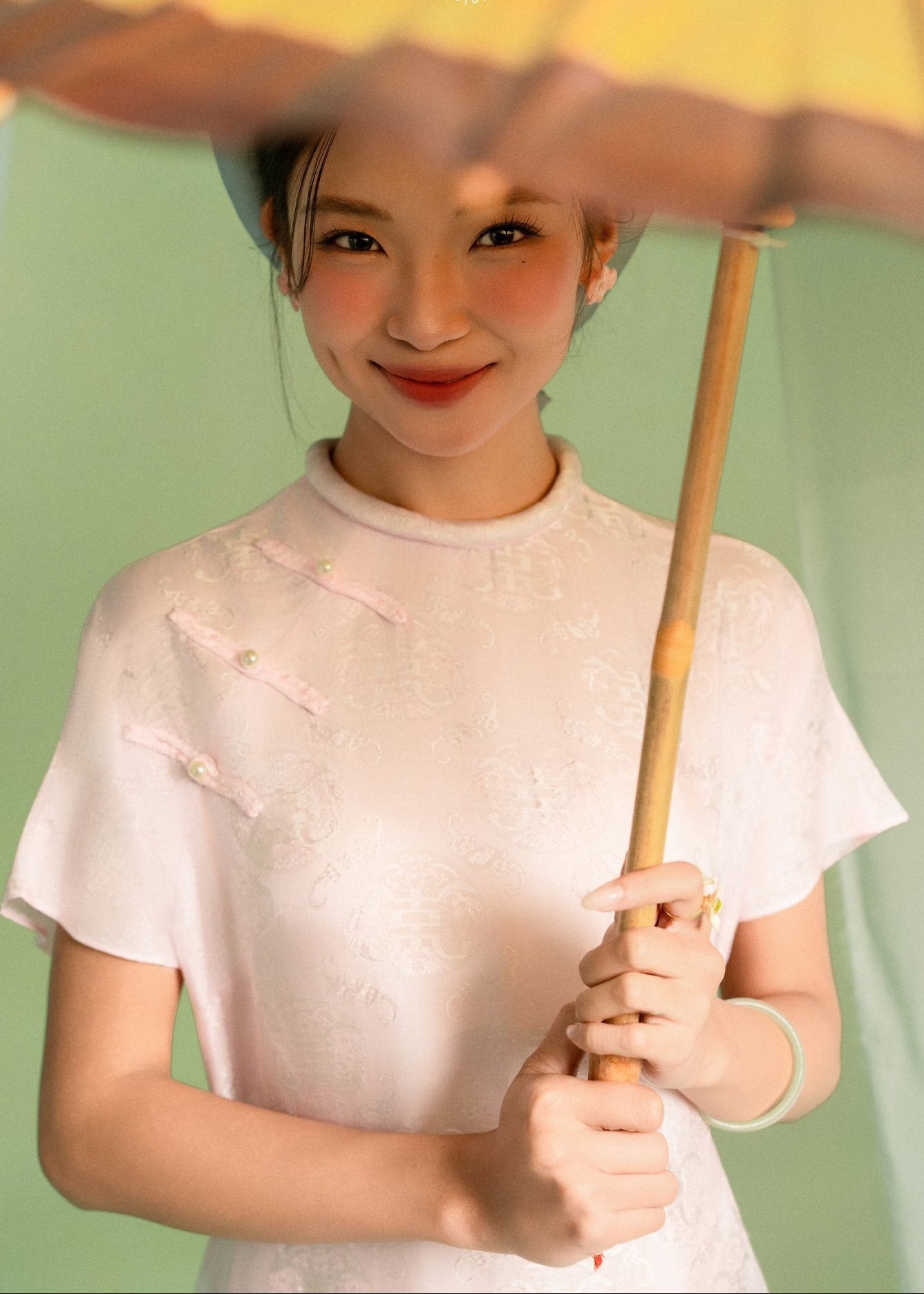 Vietnamese Ao Dai - “Uyen Minh” Ao-dai Set - Short-sleeved Wormsilk Áo Dài Set in Light Blush - front view in pink by Úpla