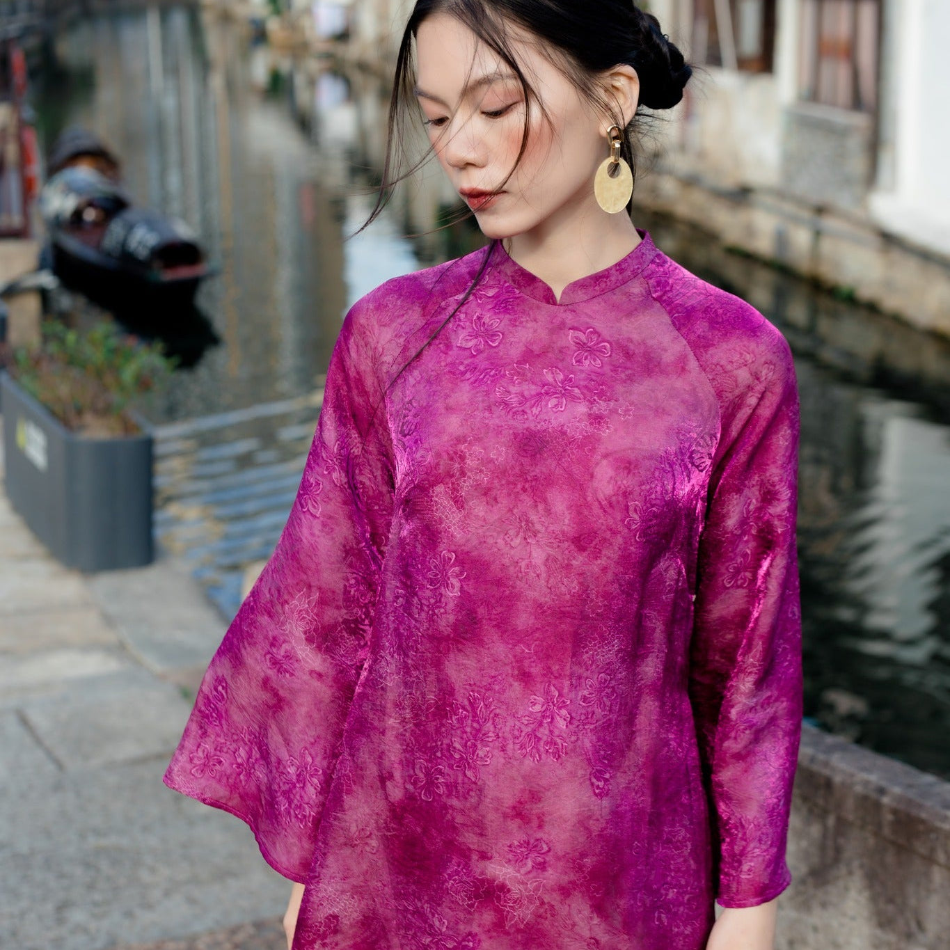 "Hoa Mộc Lan" Ao-dai Set - Tencel Silk with Magnolia pattern in Purple  [Modern Cut] - back view | Vietnamese Luxury Fashion