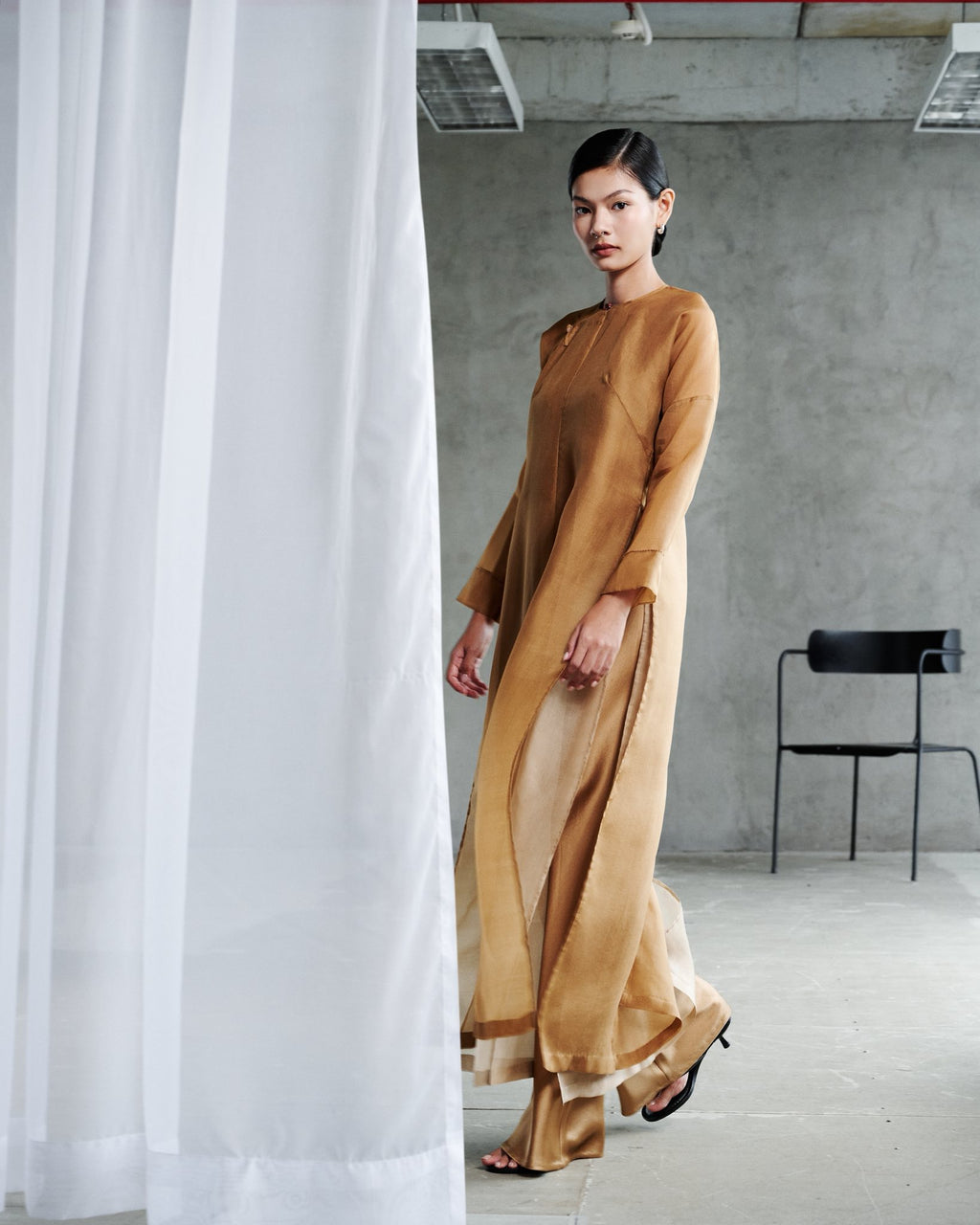 [Limited Edition] Golden Poise Ao-dai Set - Luxury Dual-layered 100% Natural Organza - side profile by Lo Boutique