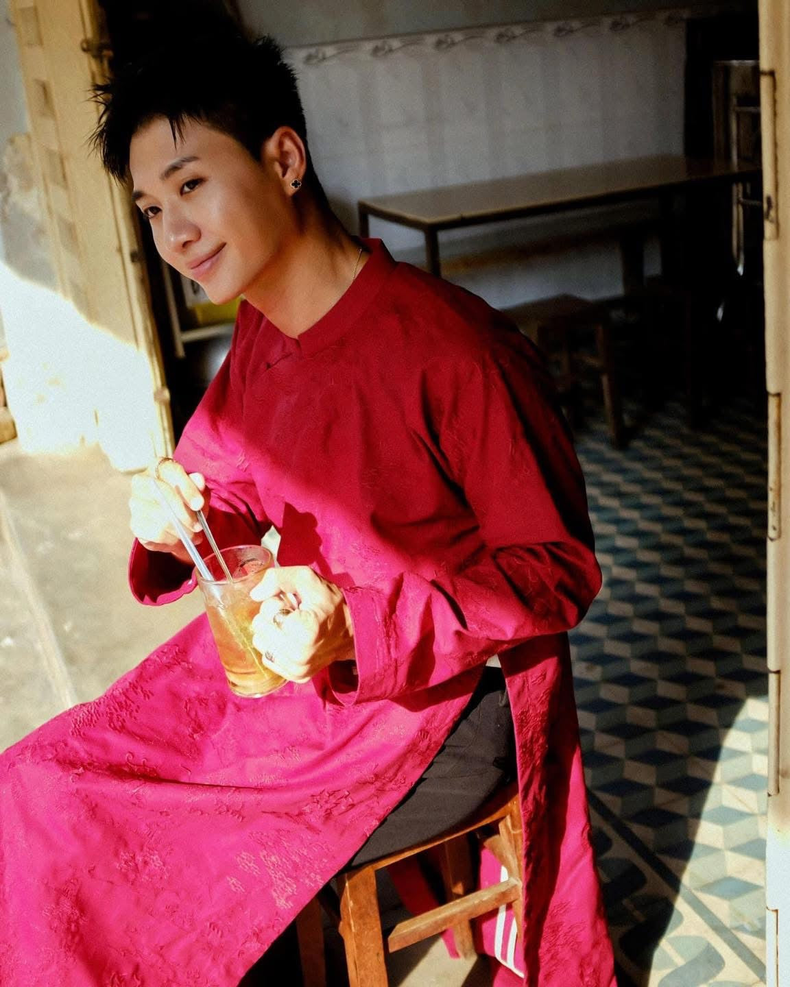 Vietnamese Ao Dai - TAM PHƯƠNG – Men’s Hand-Embroidered Linen Áo Dài - styled presentation in silk in red by Maison LONG