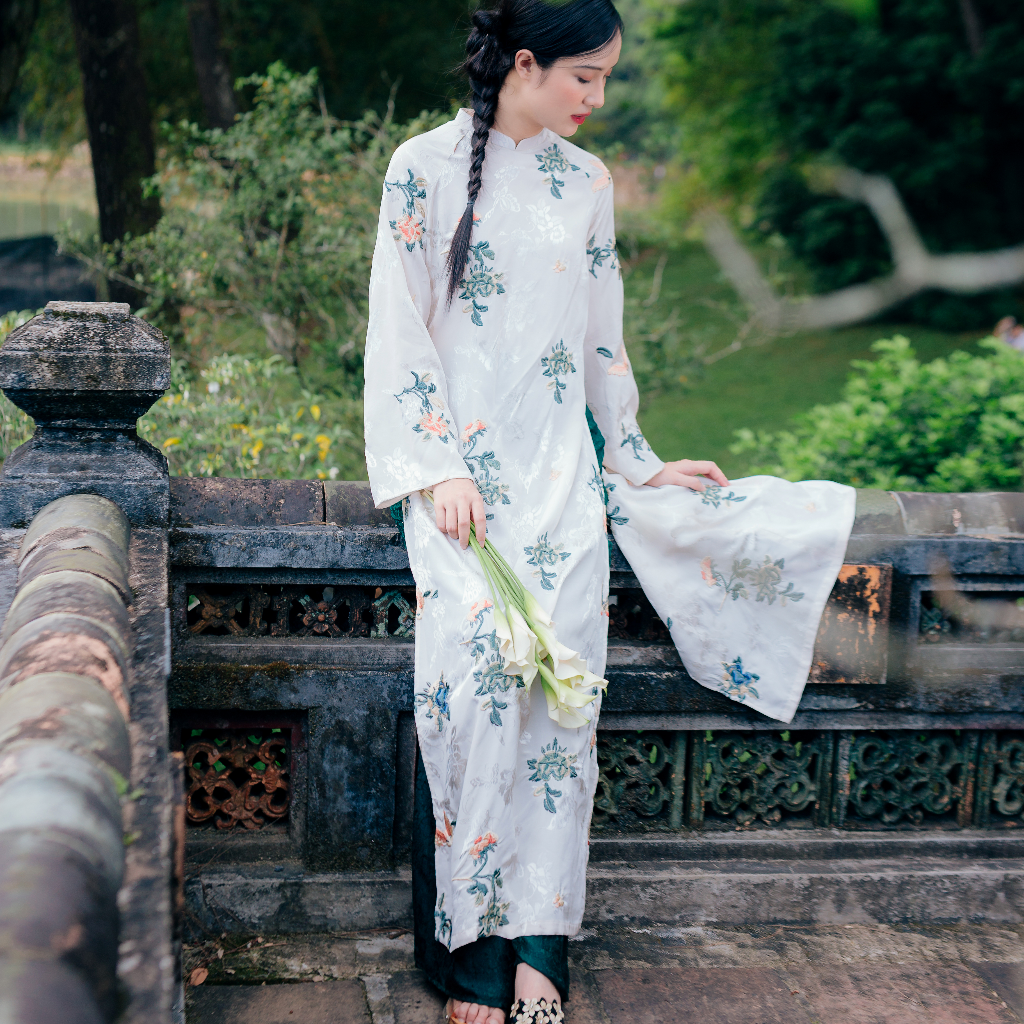 Vietnamese Ao Dai - Chau Hoa Ao Dai set - Embroidered Flowers on viscose - side profile in silk in white by Moc