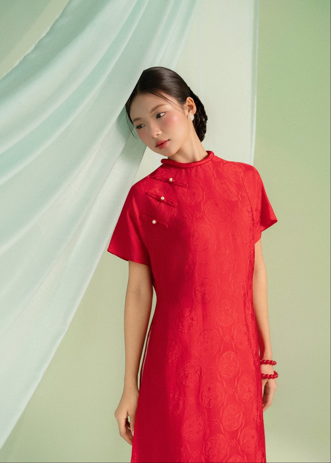“Uyen Minh” Ao-dai Set - Short-sleeved Wormsilk Áo Dài Set in Crimson - front view by Úpla