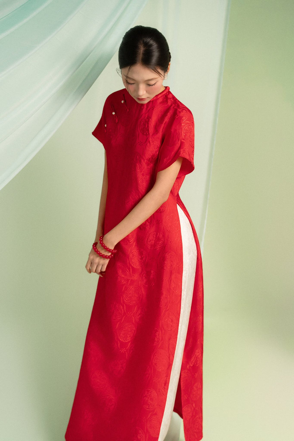 “Uyen Minh” Ao-dai Set - Short-sleeved Wormsilk Áo Dài Set in Crimson - front view by Úpla