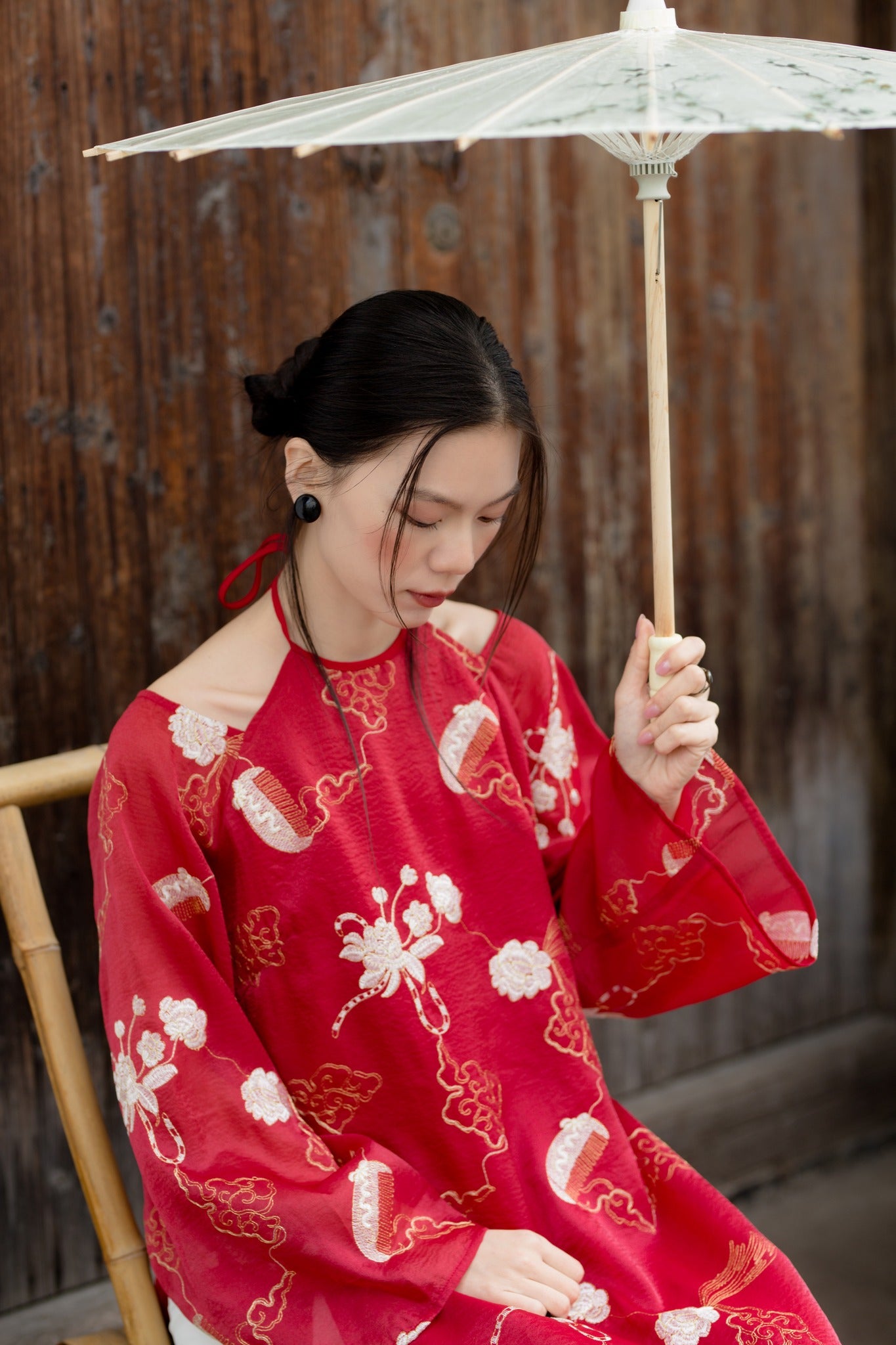 Khuê Cát Ao-dai Set - Embroidered Halter-Neck Áo Dài Set [Modern cut] - styled presentation by Moc