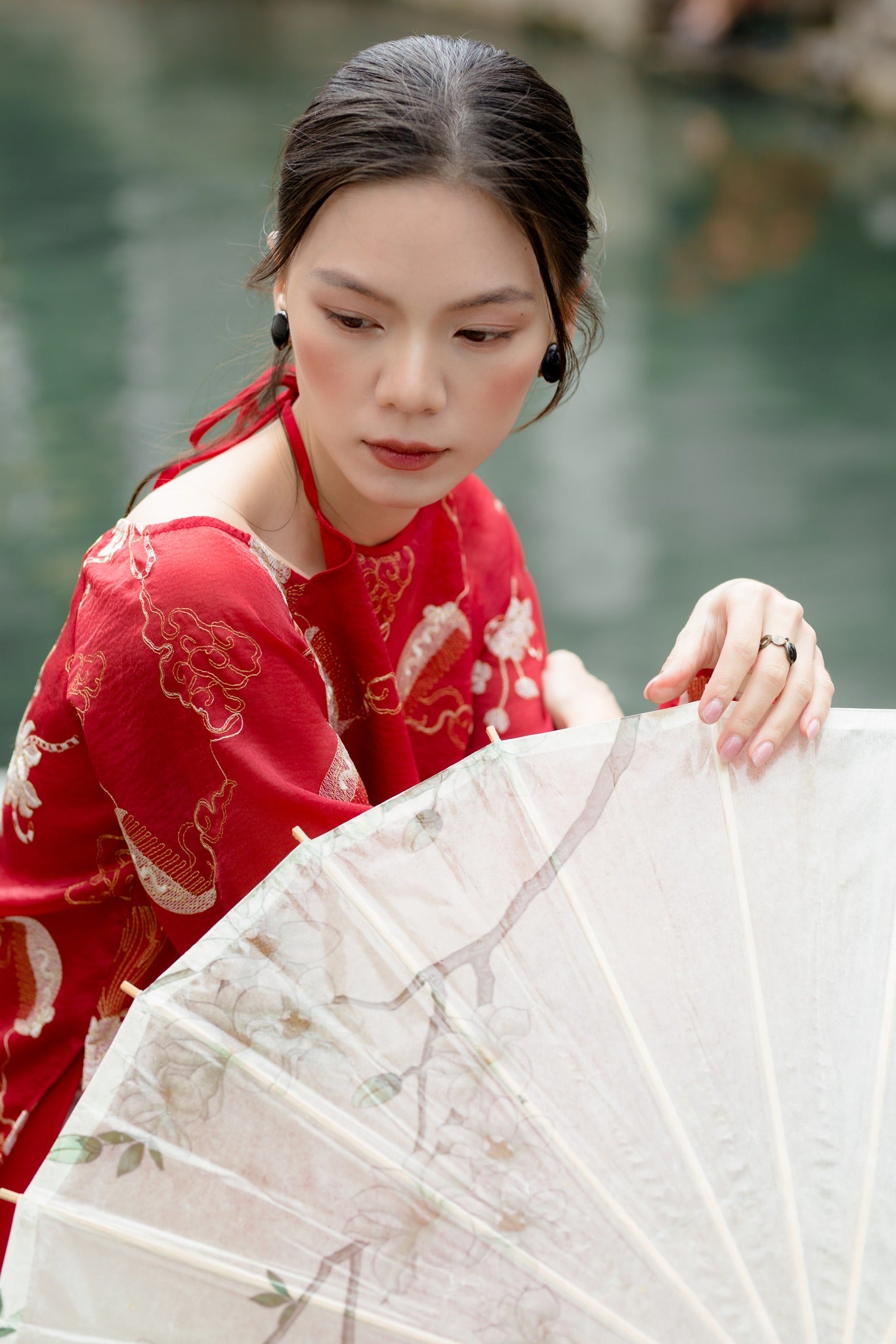 Khuê Cát Ao-dai Set - Embroidered Halter-Neck Áo Dài Set [Modern cut] - styled presentation by Moc
