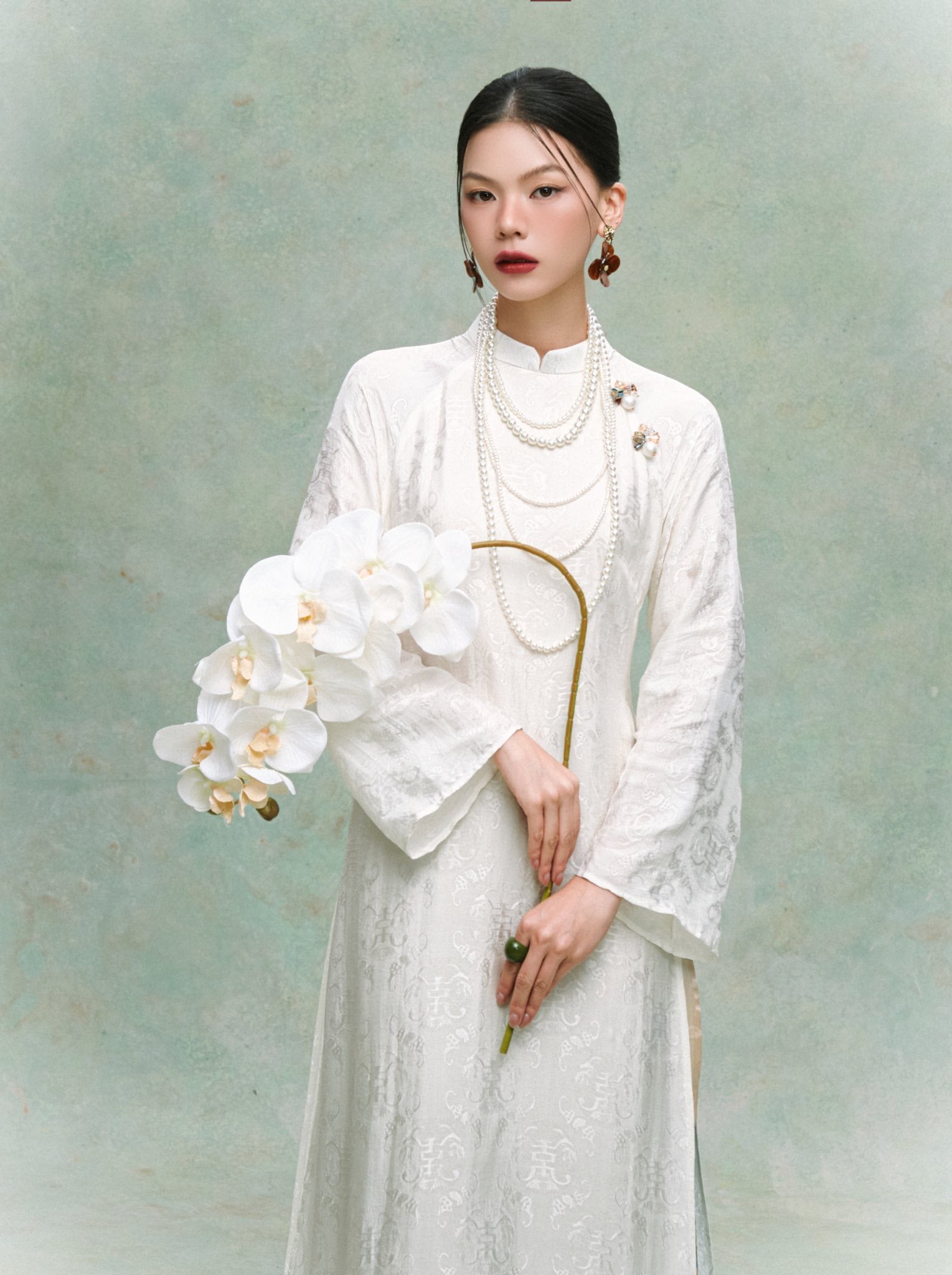 Vietnamese Ao Dai - Lam Nha Áo Dài Set - Wormsilk & brocade layers in Off-white - front view in white by HOIVU