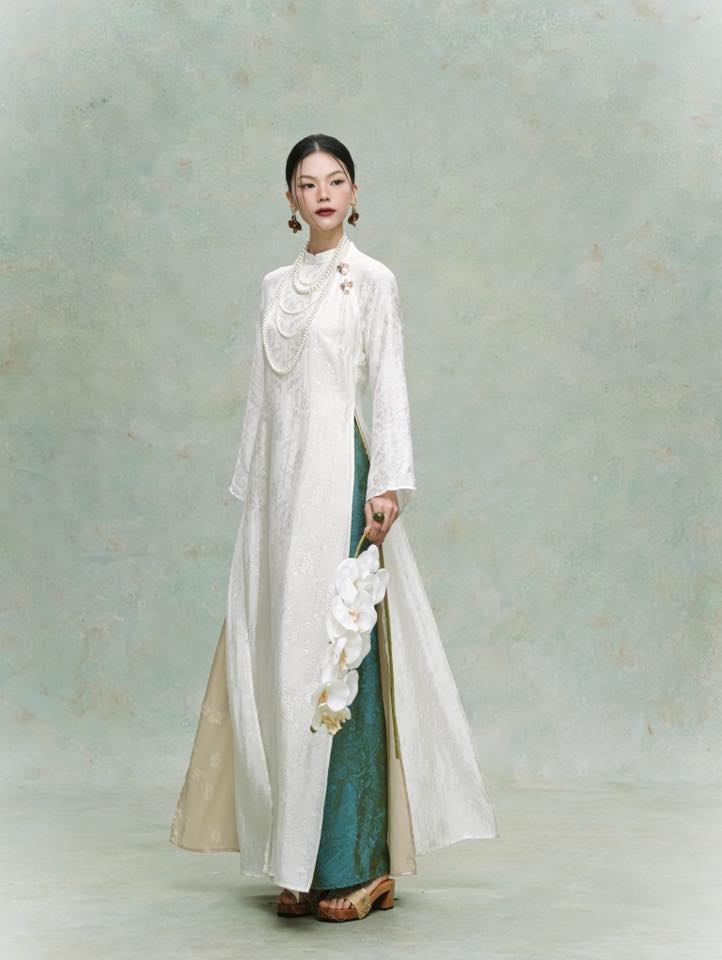 Vietnamese Ao Dai - Lam Nha Áo Dài Set - Wormsilk & brocade layers in Off-white - front view in white by HOIVU