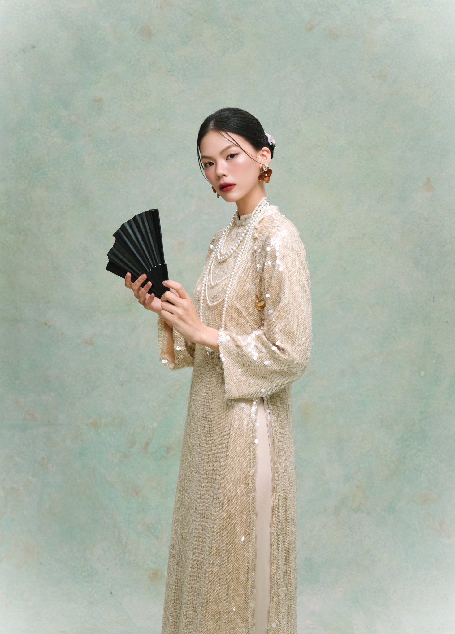 Vietnamese Ao Dai - Moc Nhien Áo Dài Set - Sequin Ao dai - side profile in silk in beige by HOIVU