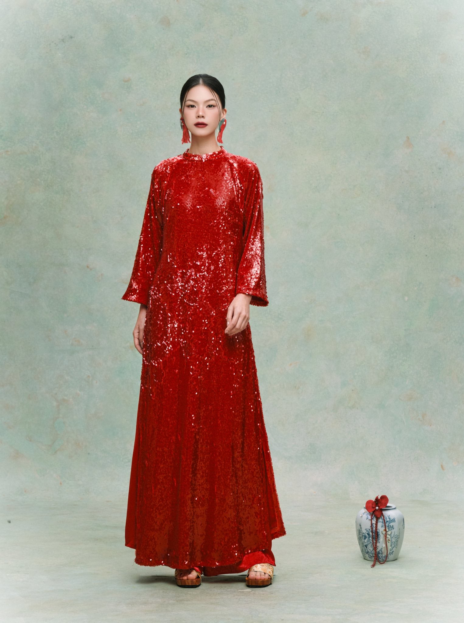 Vietnamese Ao Dai - Diệu Minh Áo Dài Set - Sequin Ao dai - front view in sequined in red by HOIVU