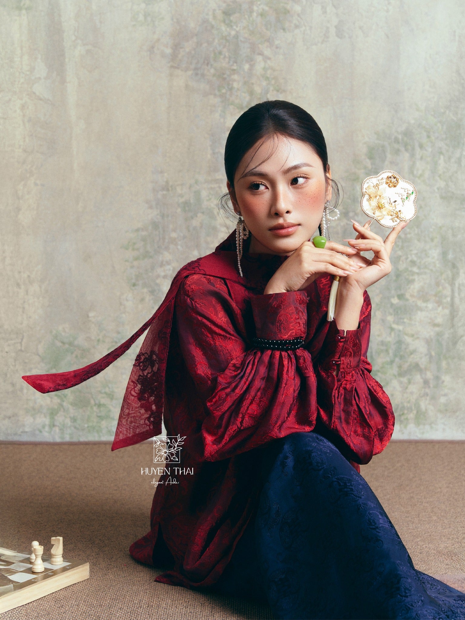 Cat Khanh Áo Ngan Set (short version of Ao-dai) - Wormsilk in Crimson Red & Indigo Blue - styled presentation