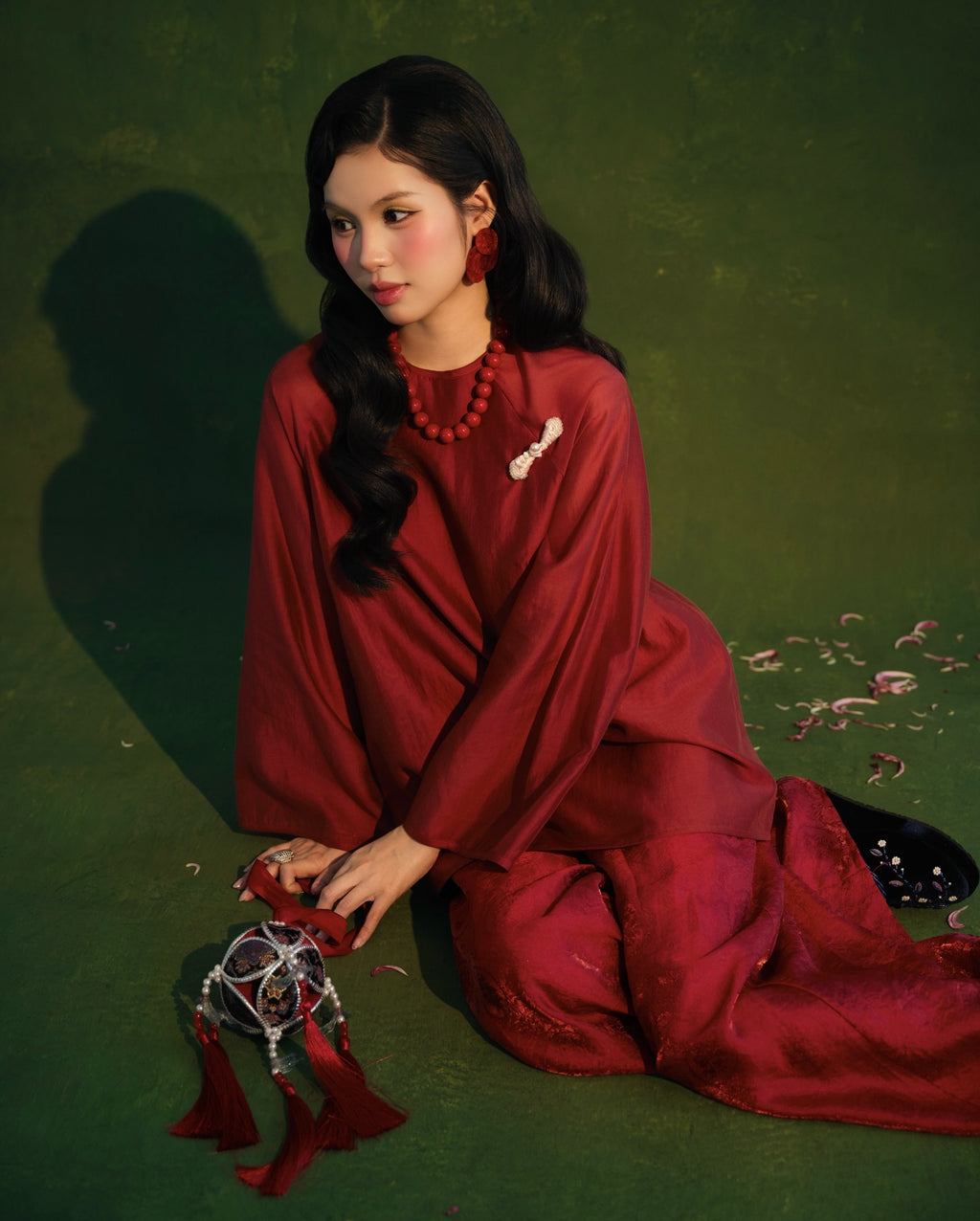Vietnamese Ao Dai - Moc Tra Bà Ba Set - Tencel in Crimson - styled presentation in silk in red by Garderobe