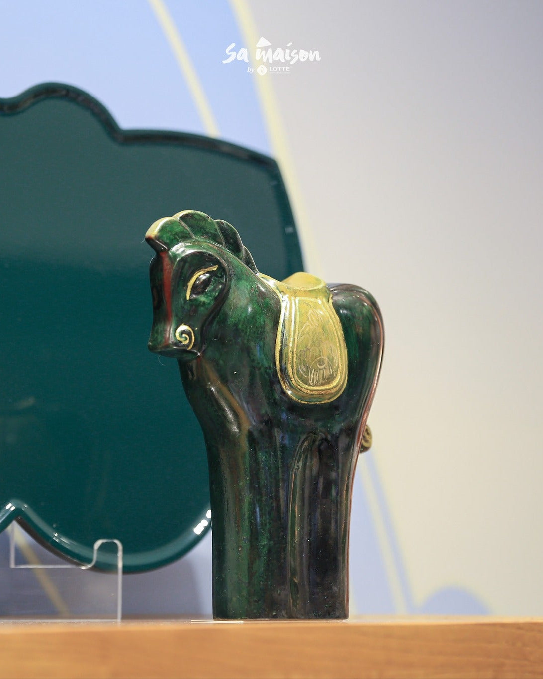 Vietnamese Lacquer - Gallop of Fortune – Premium Lacquer Vase/Decor - side profile in green by Sa Maison