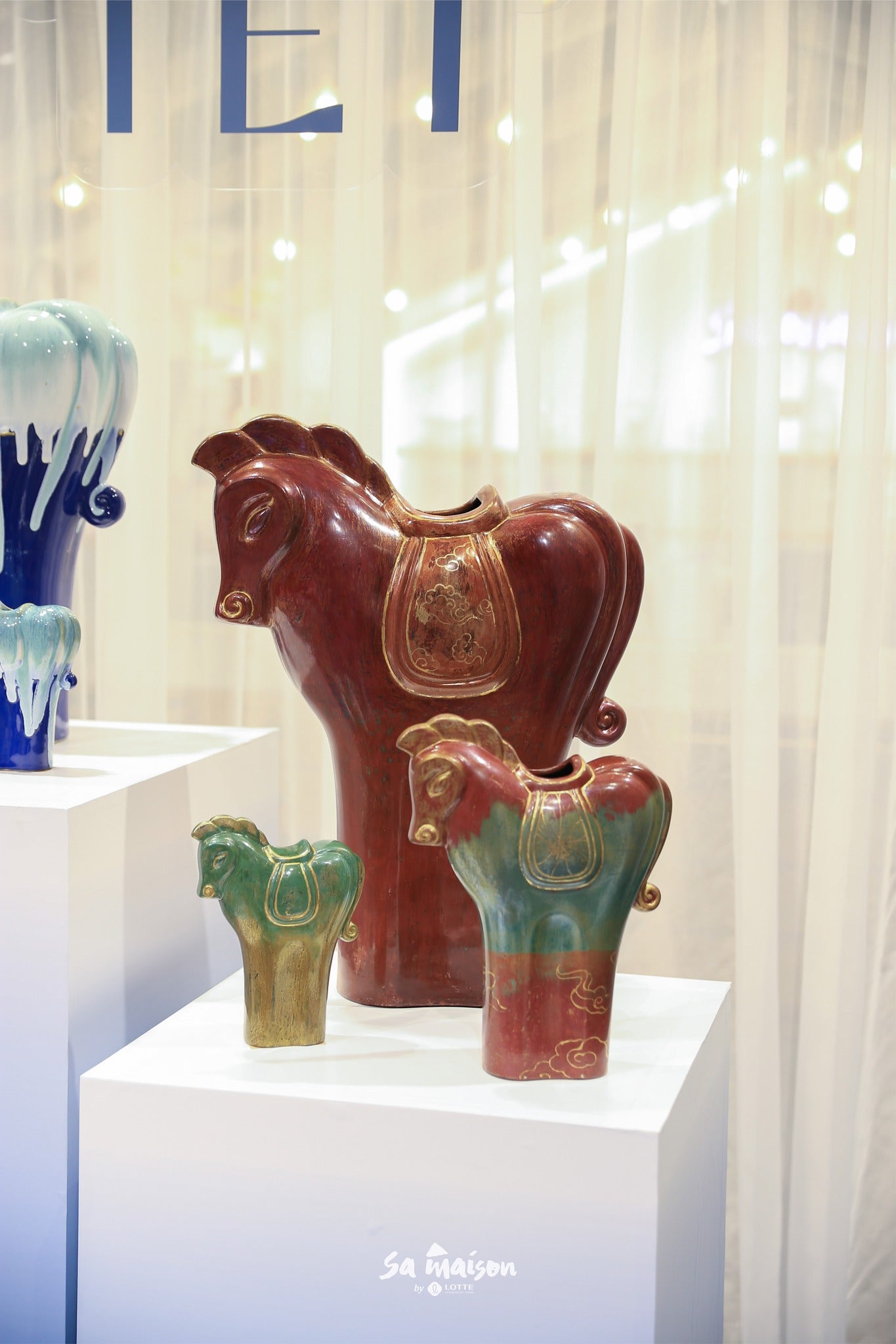 Vietnamese Lacquer - Gallop of Fortune – Premium Lacquer Vase/Decor - front view in red by Sa Maison