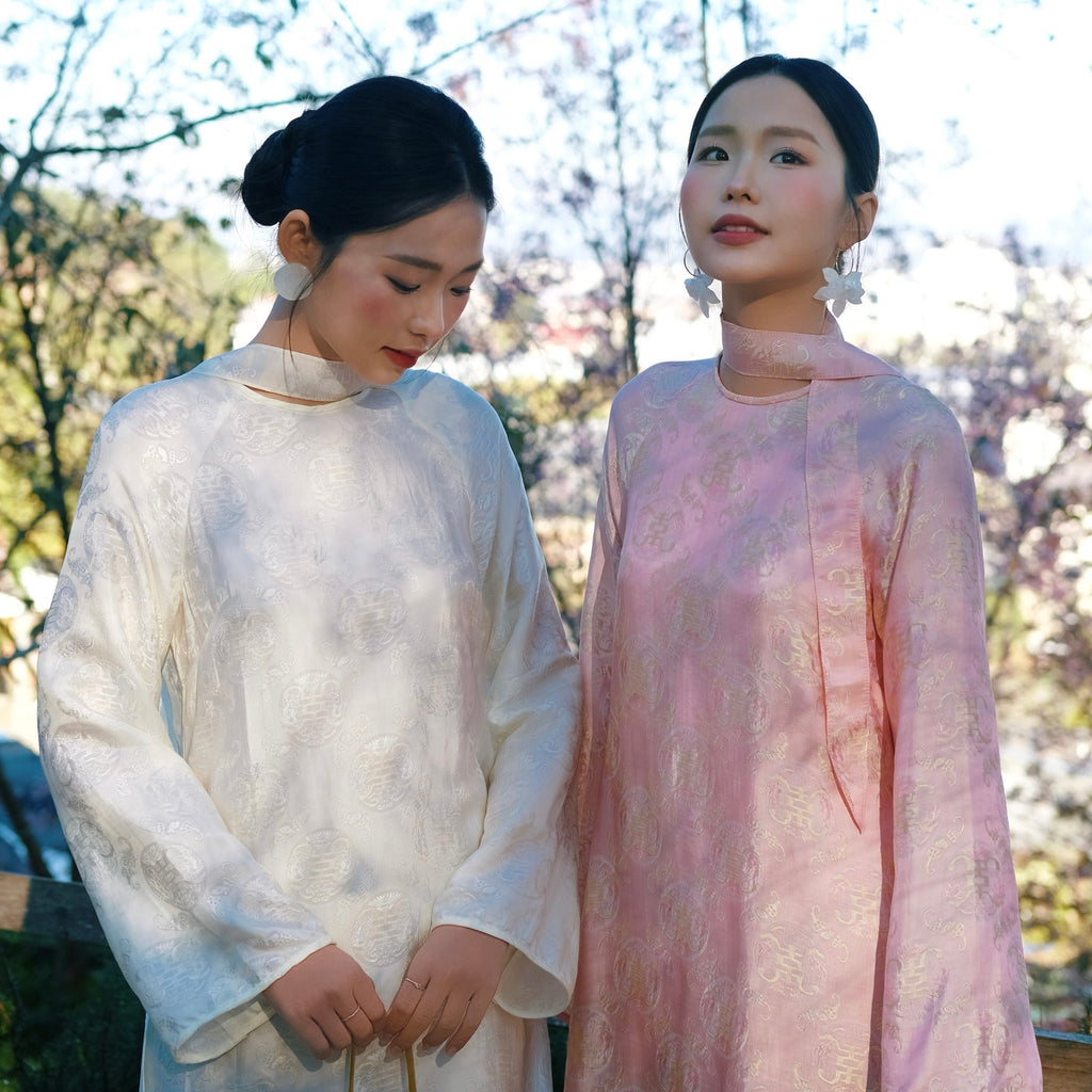Vietnamese Ao Dai - Cầm Ao-dai Set – Wormsilk with scarf in Pink Blush - front view in white by Co Lau