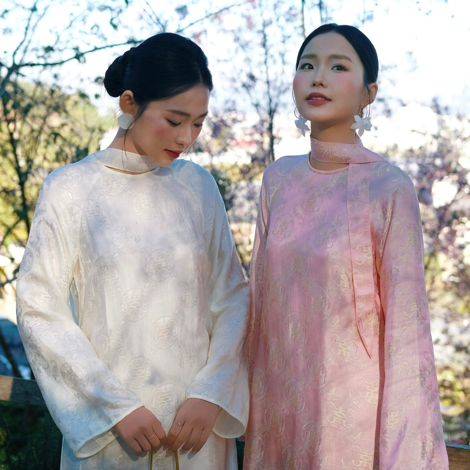 Vietnamese Ao Dai - Cầm Ao-dai Set – Wormsilk with scarf in Pink Blush - front view in white by Co Lau