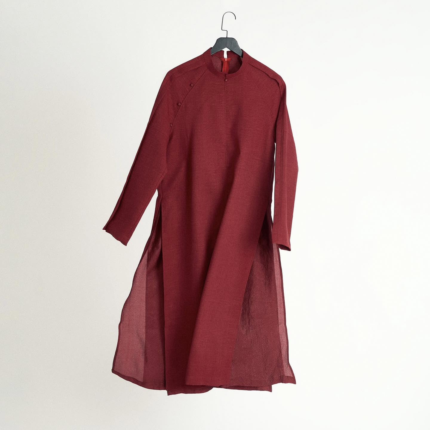 "Phong" Men’s Áo Dài Top - Raw-linen in Burgundy