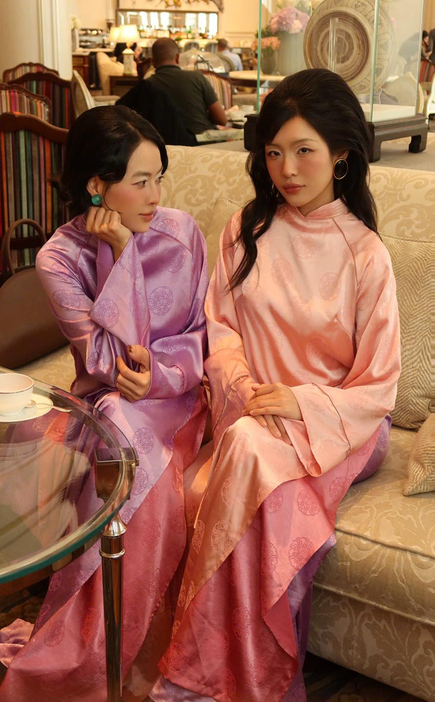 "Giao Y" Ao-dai Set – Double-Panelled Silk with Pleated Collar in Peach