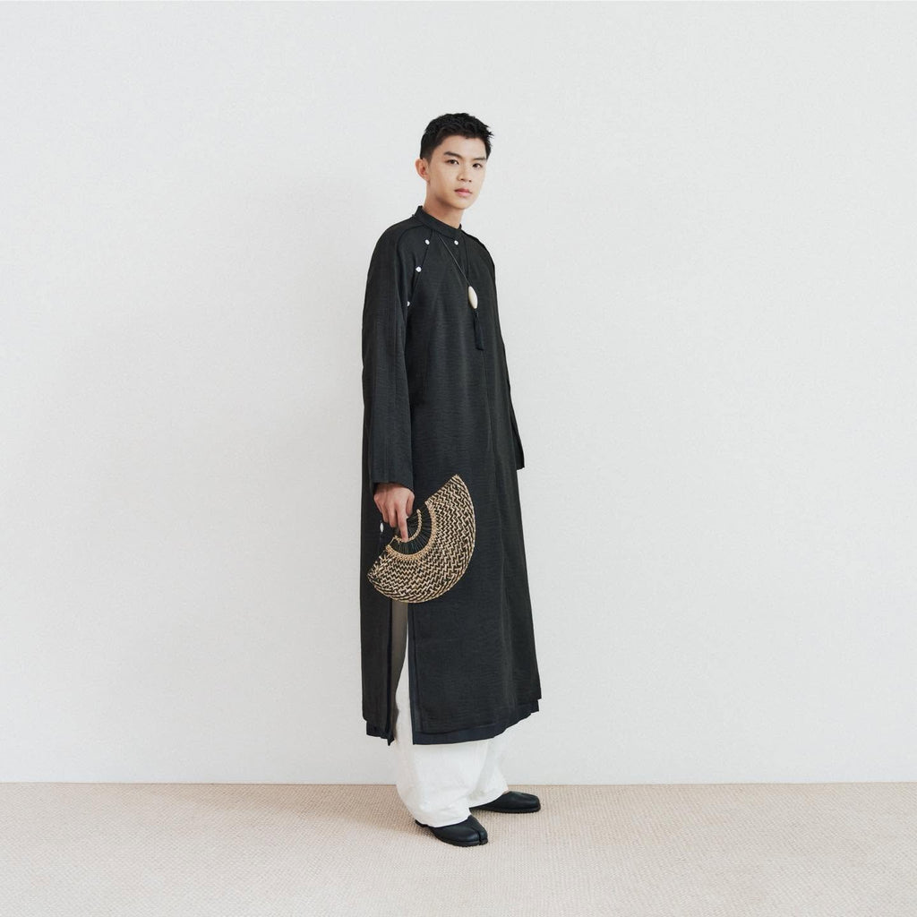 "Mun" Men’s Áo Dài Top - Raw-linen in Noir