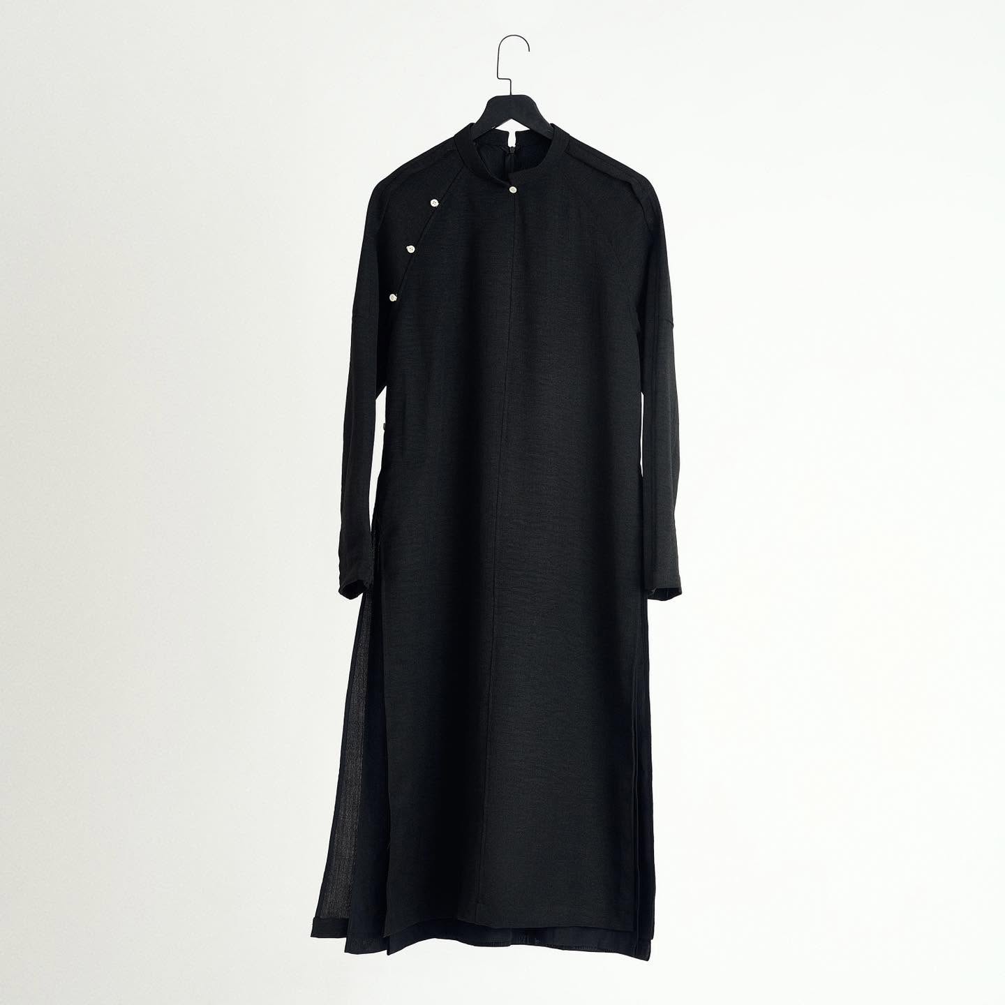 "Mun" Men’s Áo Dài Top - Raw-linen in Noir