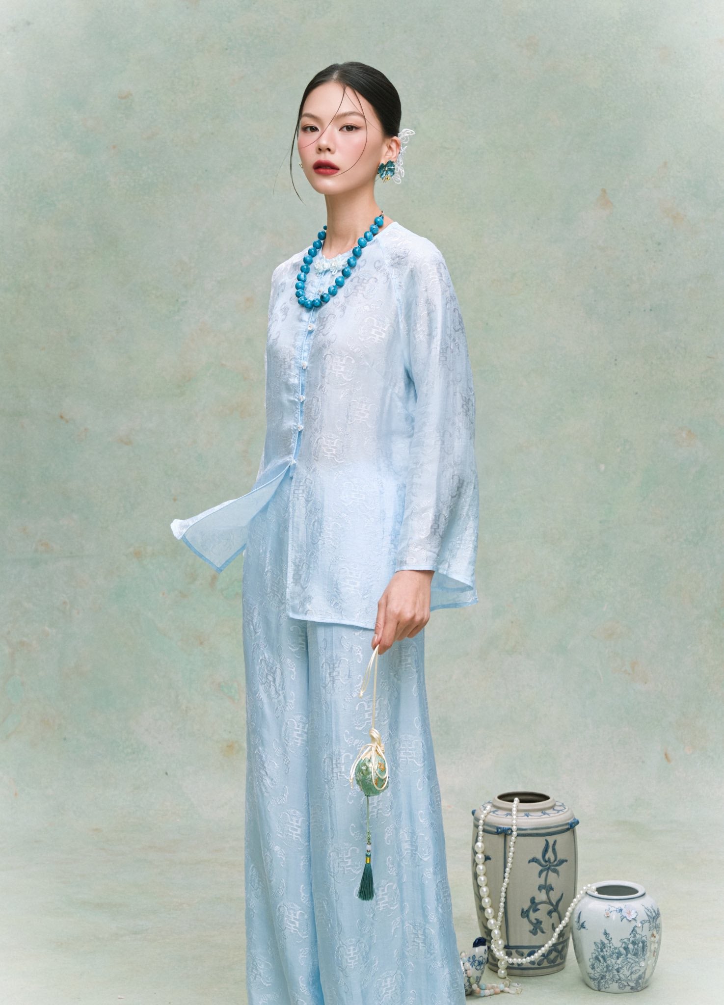 "Dong Dao" Bà-ba Set – Embellished Wormsilk in Sky Blue