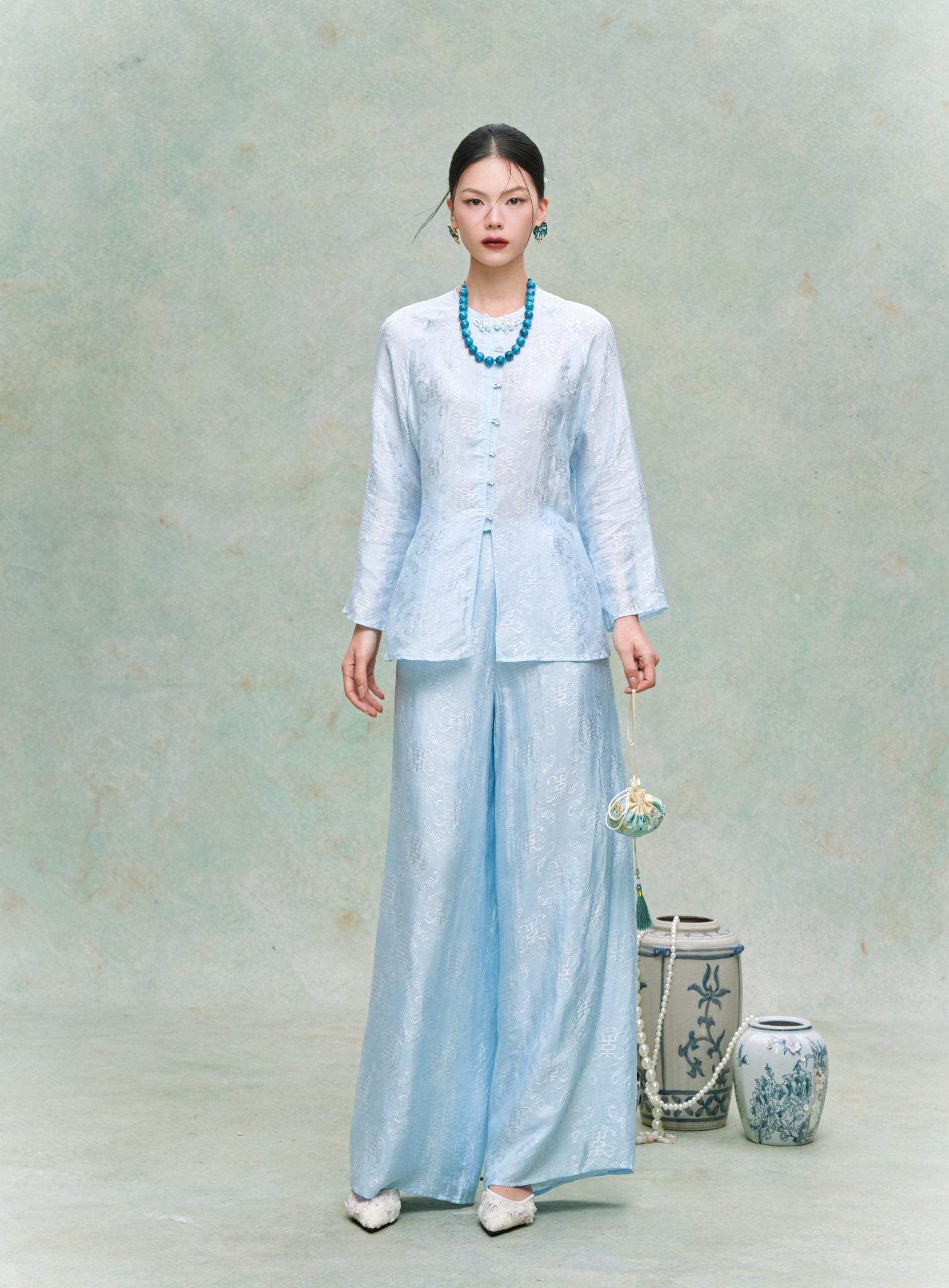 "Dong Dao" Bà-ba Set – Embellished Wormsilk in Sky Blue