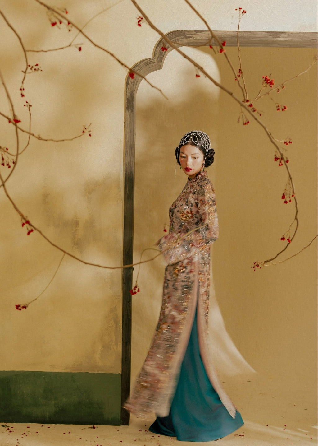 “Tường Mặc” Ao-dai Set – Luxury Sequined Lace Áo Dài in Dusty Orchid - side profile by Lalin