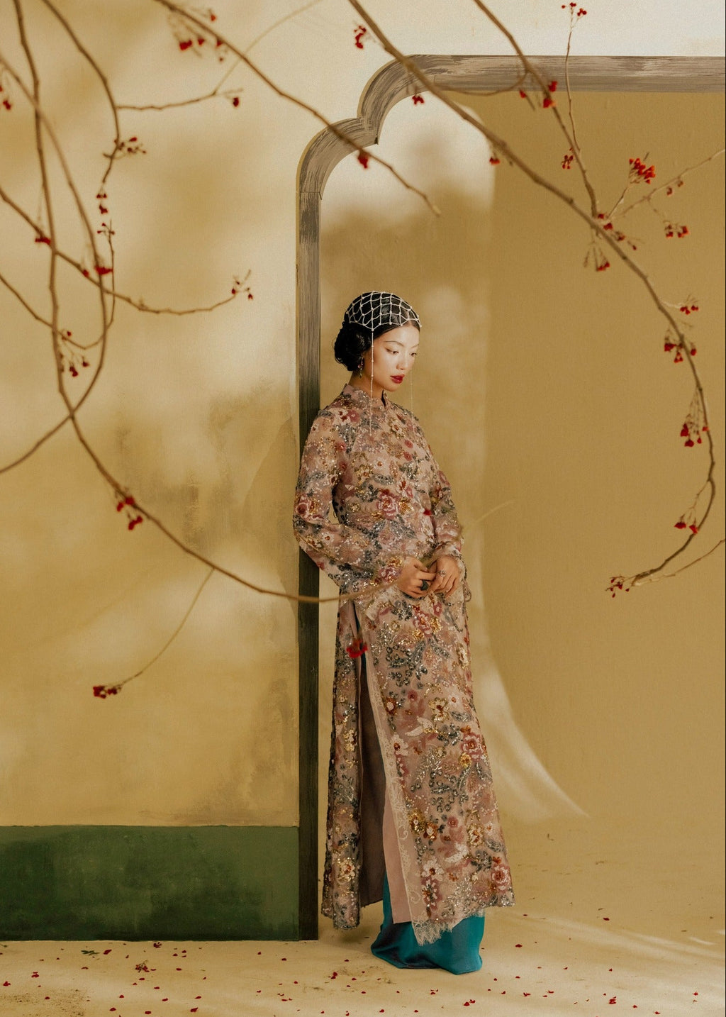 “Tường Mặc” Ao-dai Set – Luxury Sequined Lace Áo Dài in Dusty Orchid - side profile by Lalin