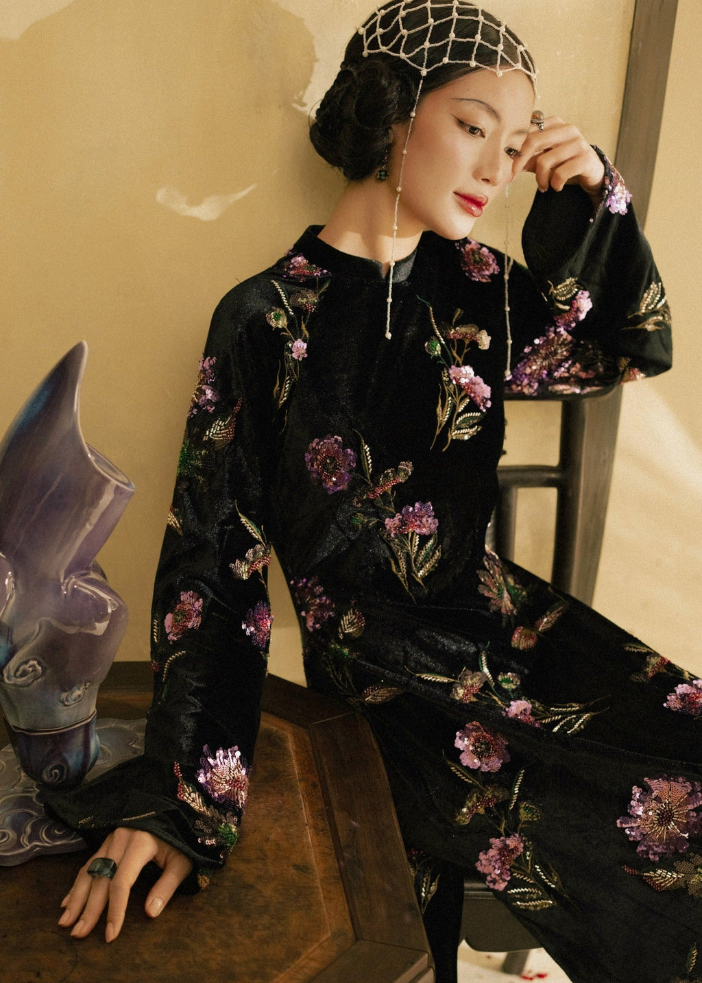 Vietnamese Embroidery - “Tường Thy” Ao-dai Set – Luxury Sequined Velvet in Noir Blossom - side profile in black by Lalin