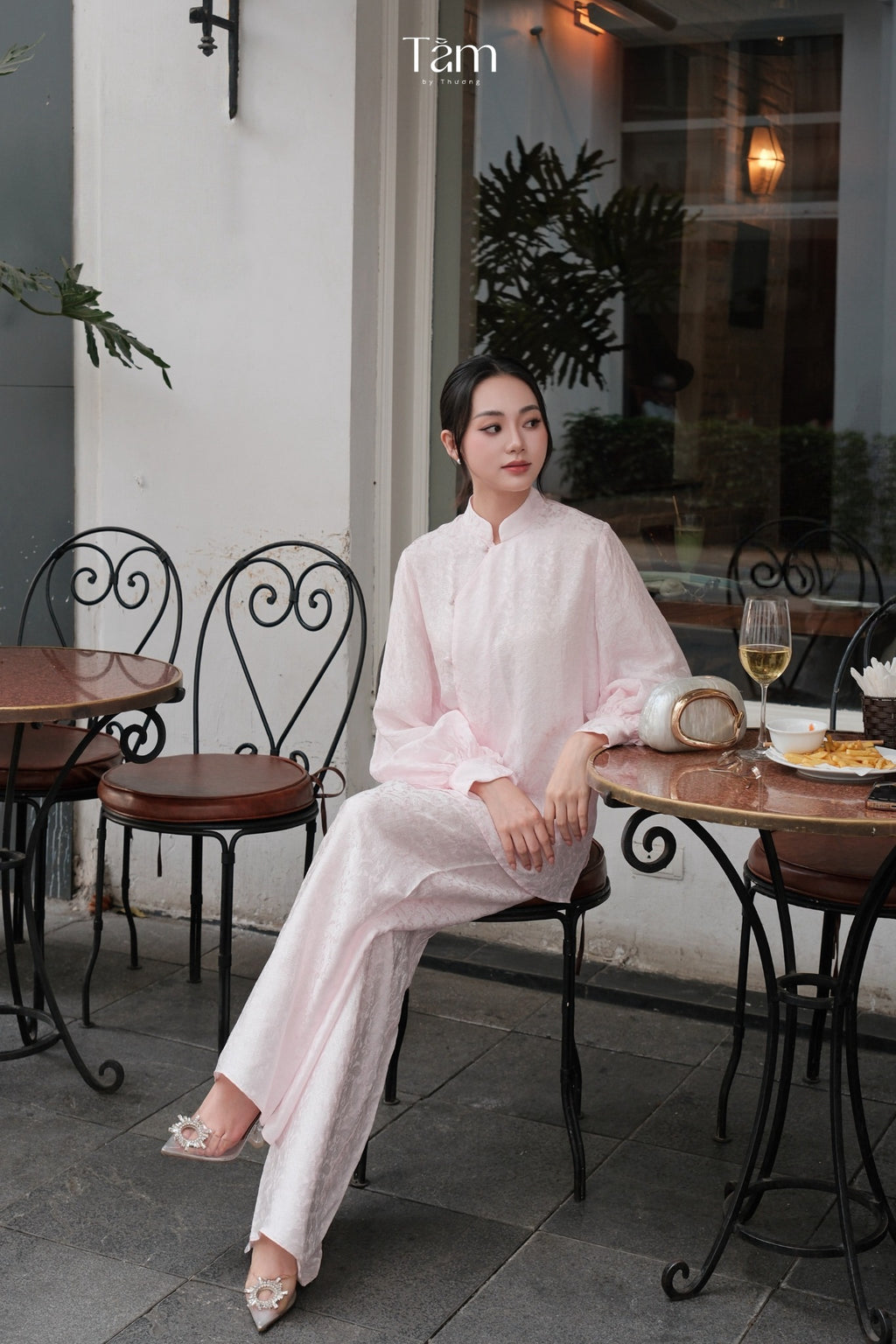 Vietnamese Ao Dai - “Ky” Set – Wormsilk Áo Ngắn (Short version of Ao-dai) in Azure - styled presentation in pink by Tam