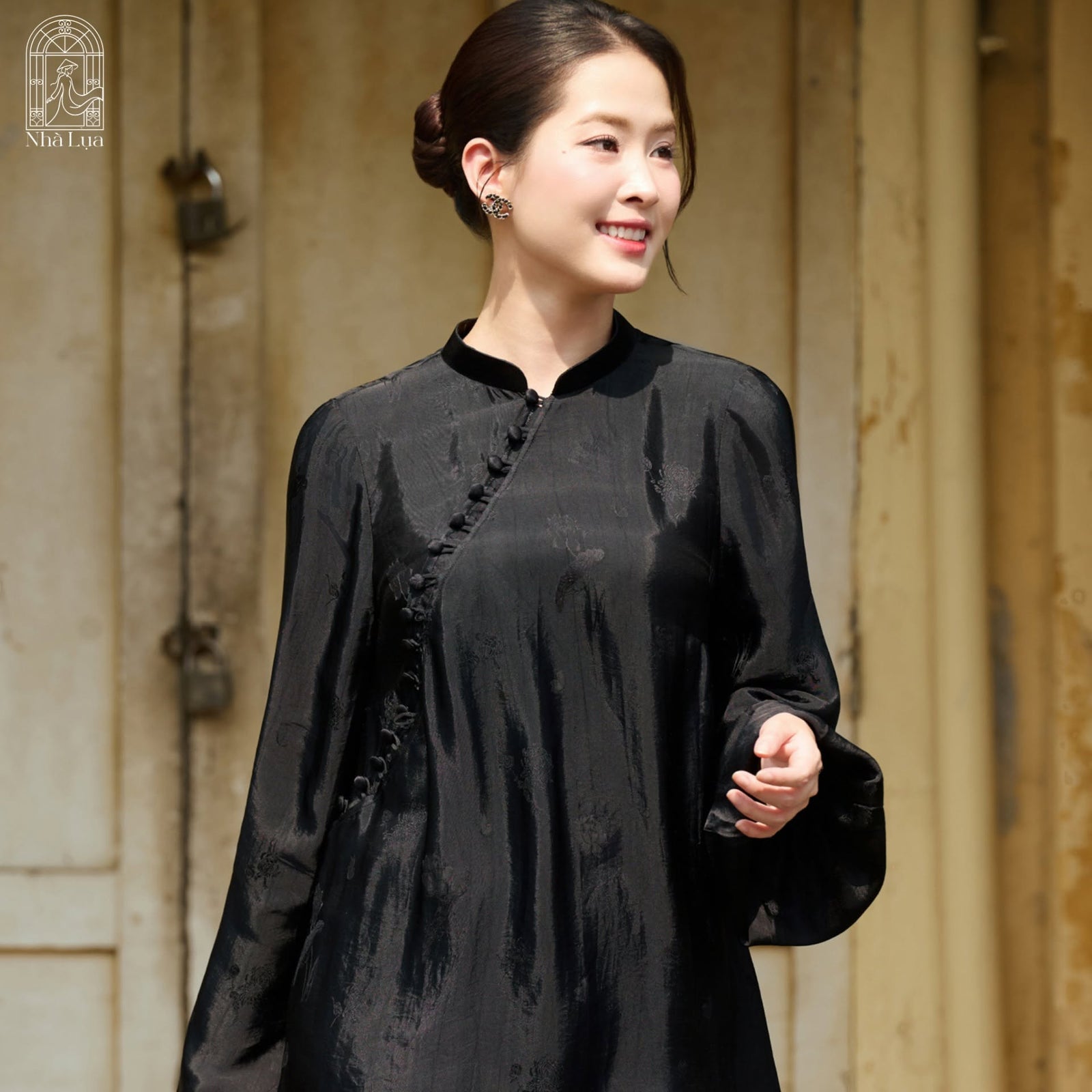 “Huyền Chi” Ba-ba Set – Lotus Patterned Wormsilk in Midnight Black