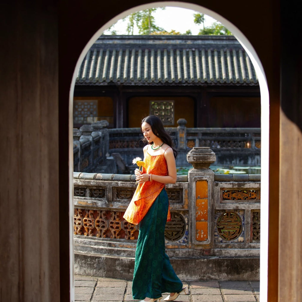 “Ngọc Ngà” Cami Set – Wormsilk in Sunset Amber with Deep Green Pants