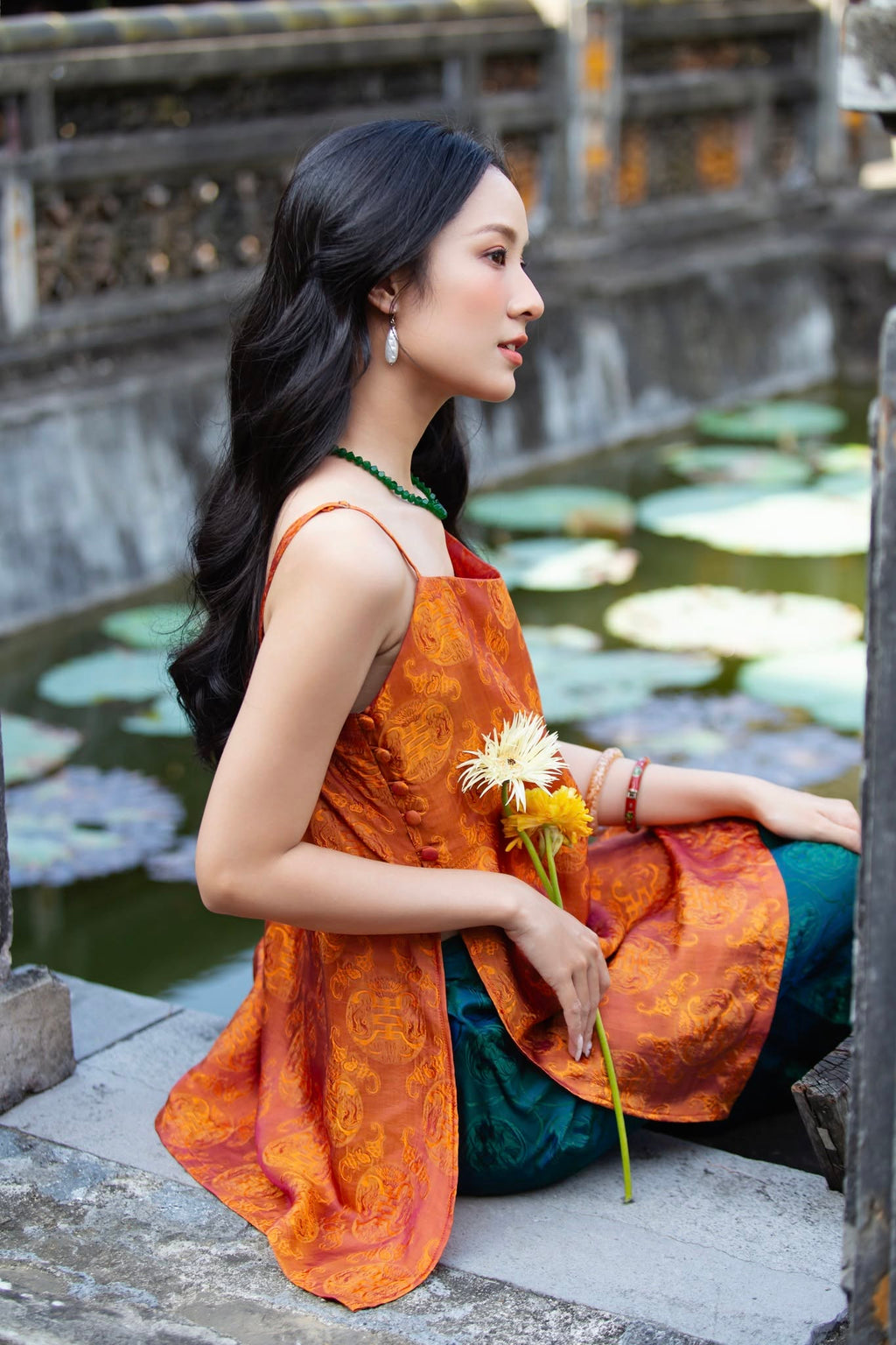 “Ngọc Ngà” Cami Set – Wormsilk in Sunset Amber with Deep Green Pants