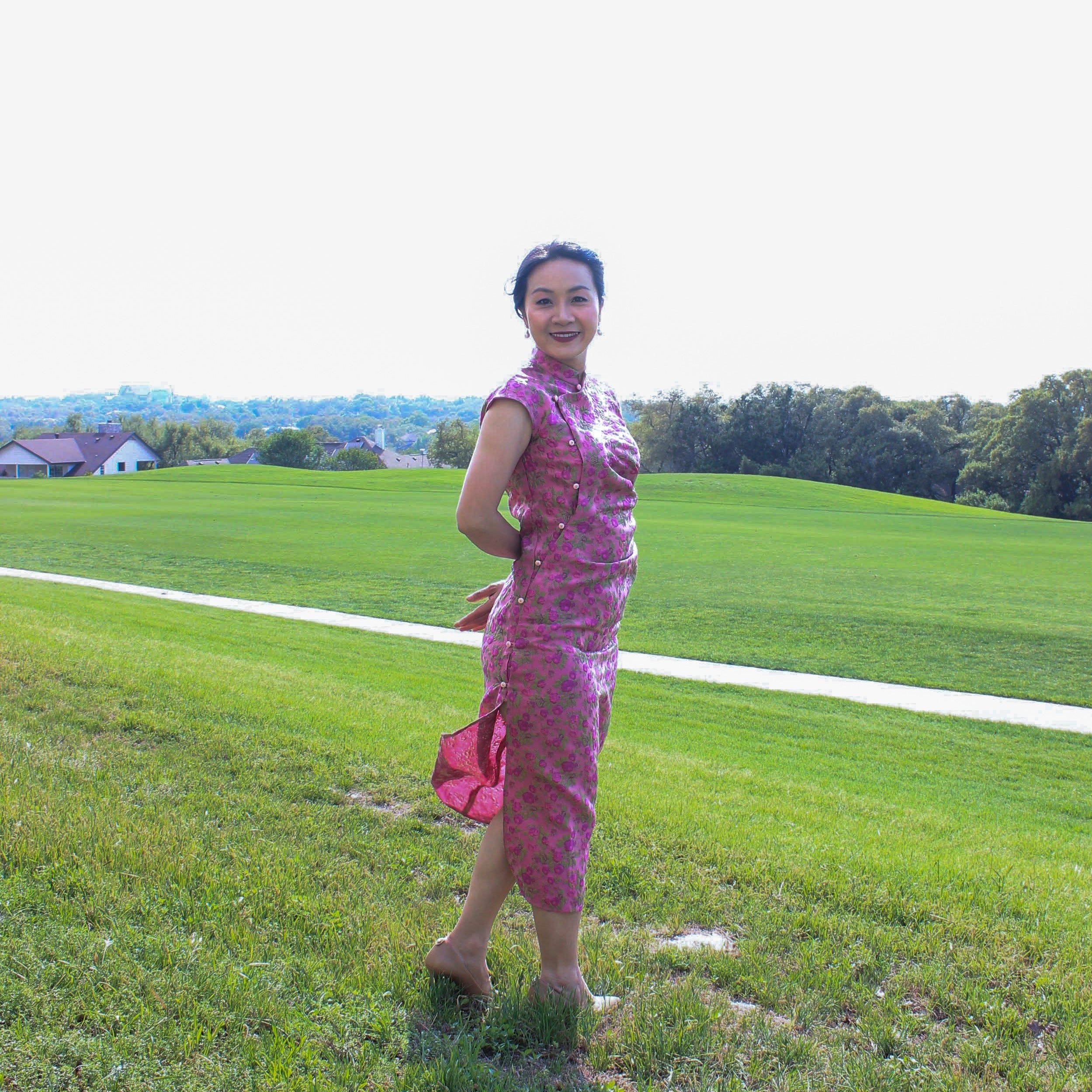 "Sleeveless magenta brocade cheongsam top by Hy Phuong, modern silk design"