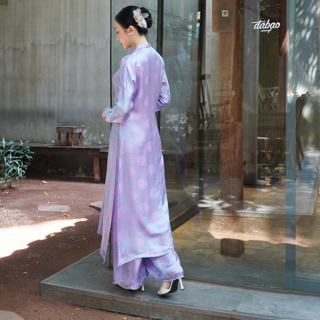 Ngũ Vân Ao-dai Set – Wormsilk 5-panel Aodai in Lavender [Traditional cut] - side profile by Moc