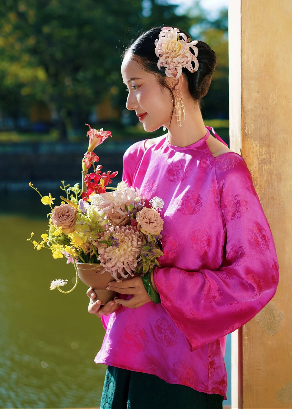 “Thuý Ngạn” Set – Wormsilk haltered-neck set in Peony Pink and Deep Forest